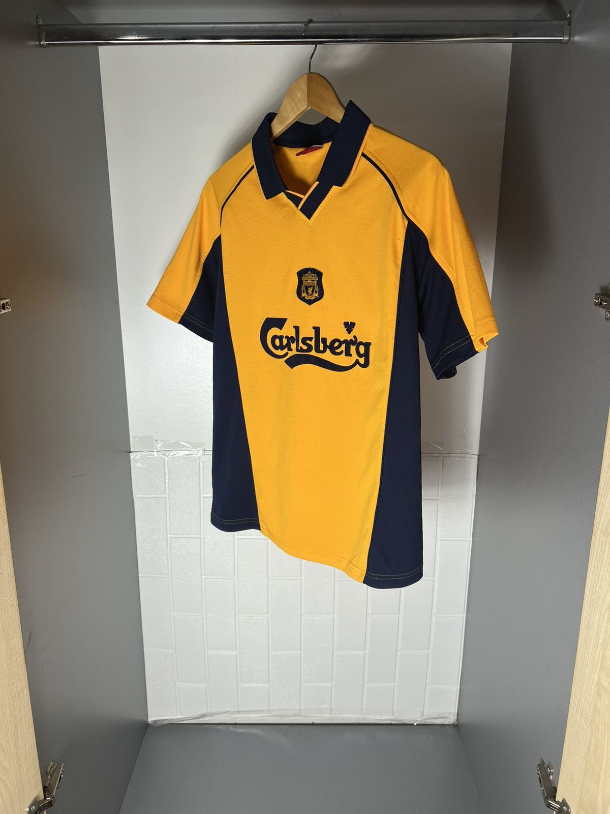 Vintage VERY RARE FC LIVERPOOL ENGLAND RETRO SOCCER JERSEY Y2K 90s Size US M / EU 48-50 / 2 - 14 Thumbnail