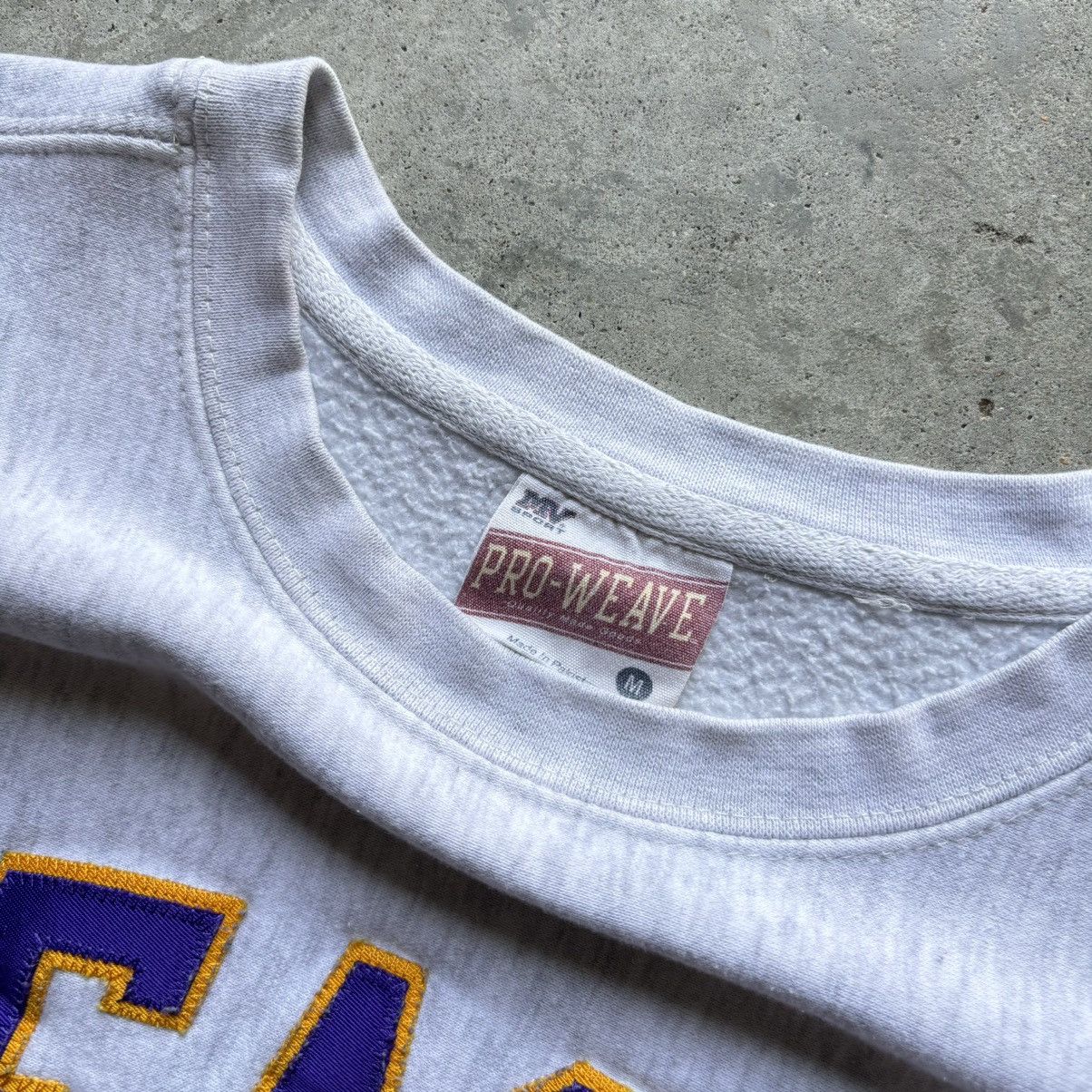 Vintage vintage 90s EAST CAROLINA UNIVERSITY ECU spellout sweatshirt Size US M / EU 48-50 / 2 - 8 Thumbnail