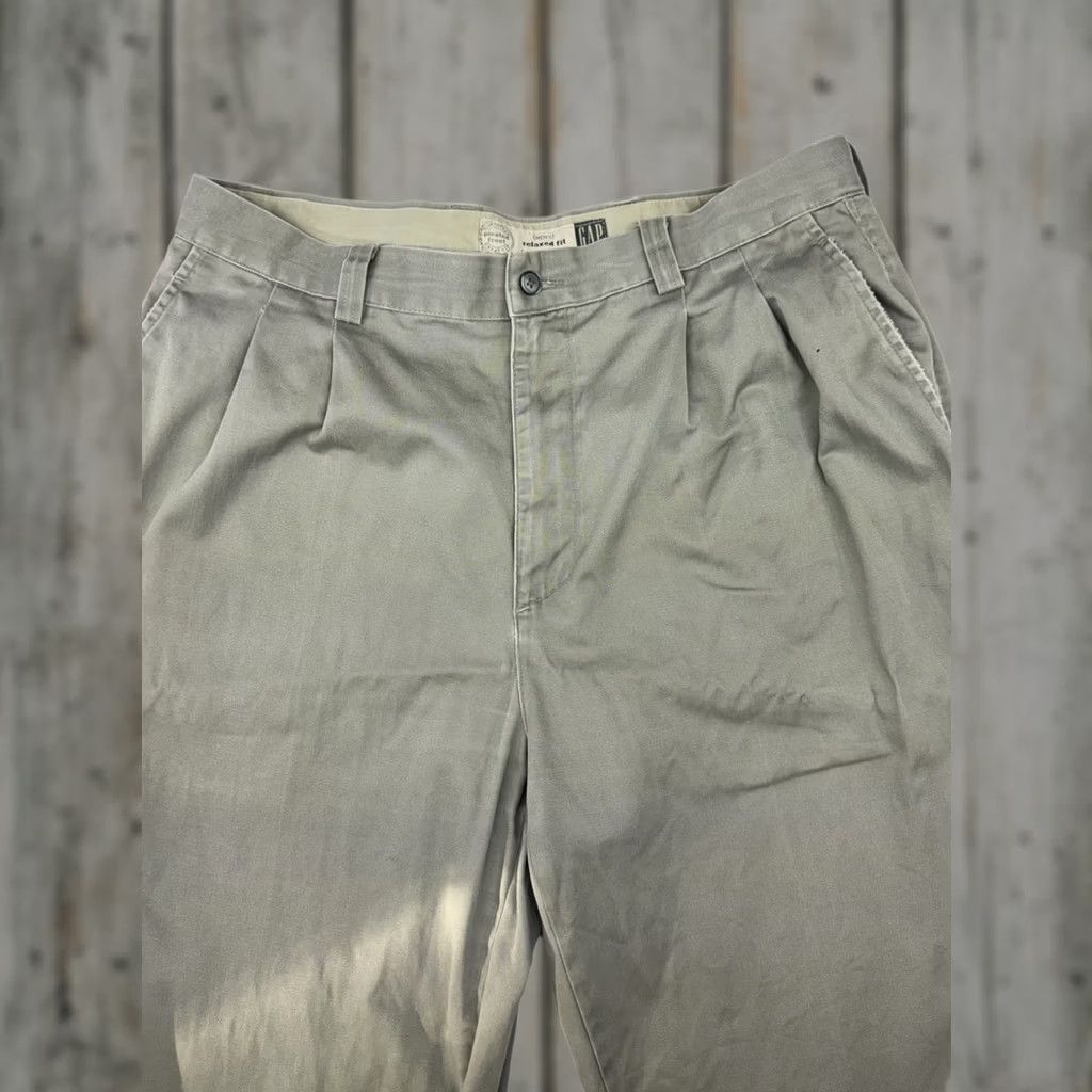 Gap VINTAGE Gap Khakis Pants Mens 36x34 Relaxed Pleated Front Beige Tan 90s USA Mens Size US 36 / EU 52 - 1 Thumbnail