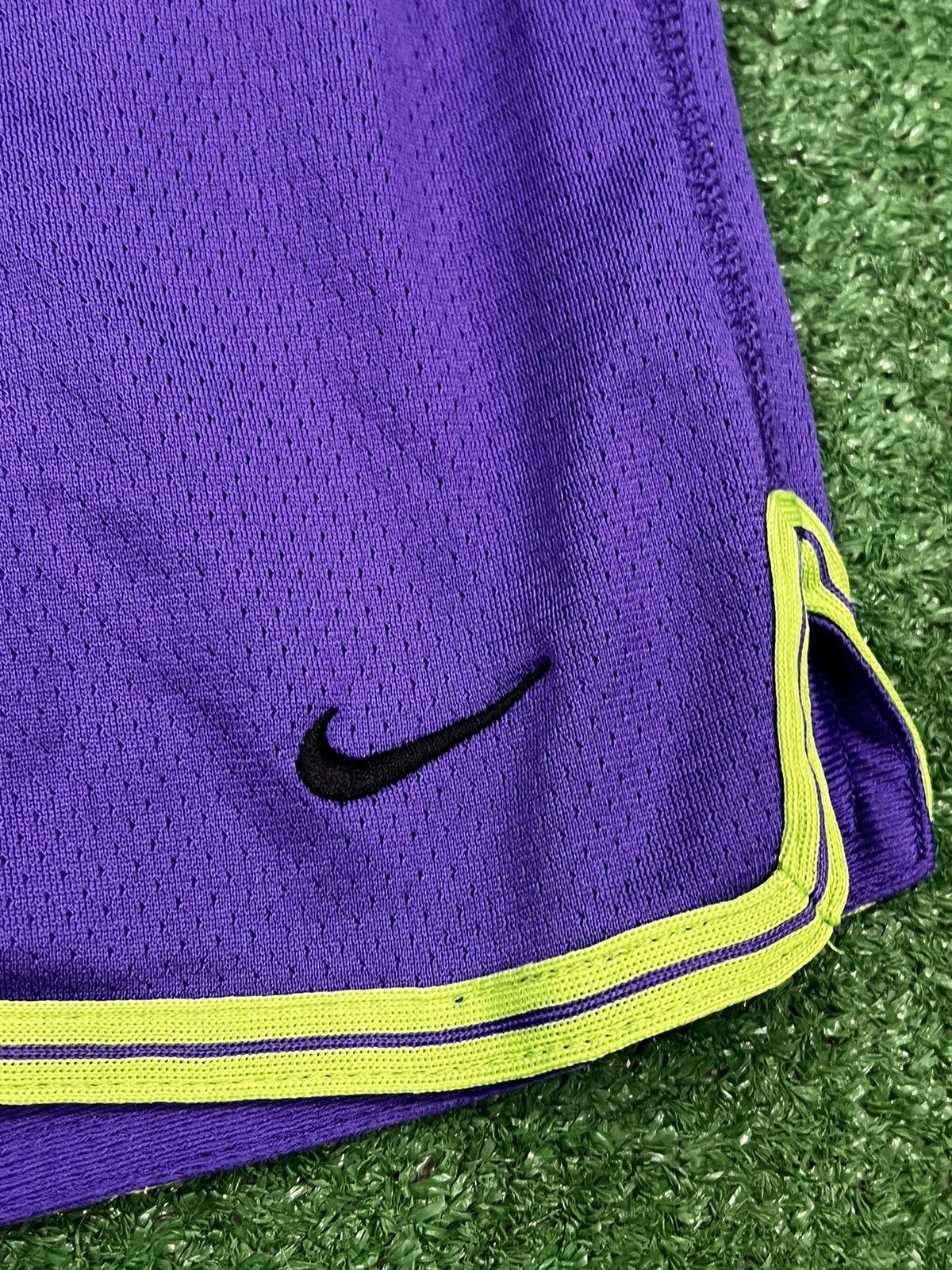 Nike Nike Swoosh Shorts Size 34" / US 12 / IT 48 - 2 Thumbnail