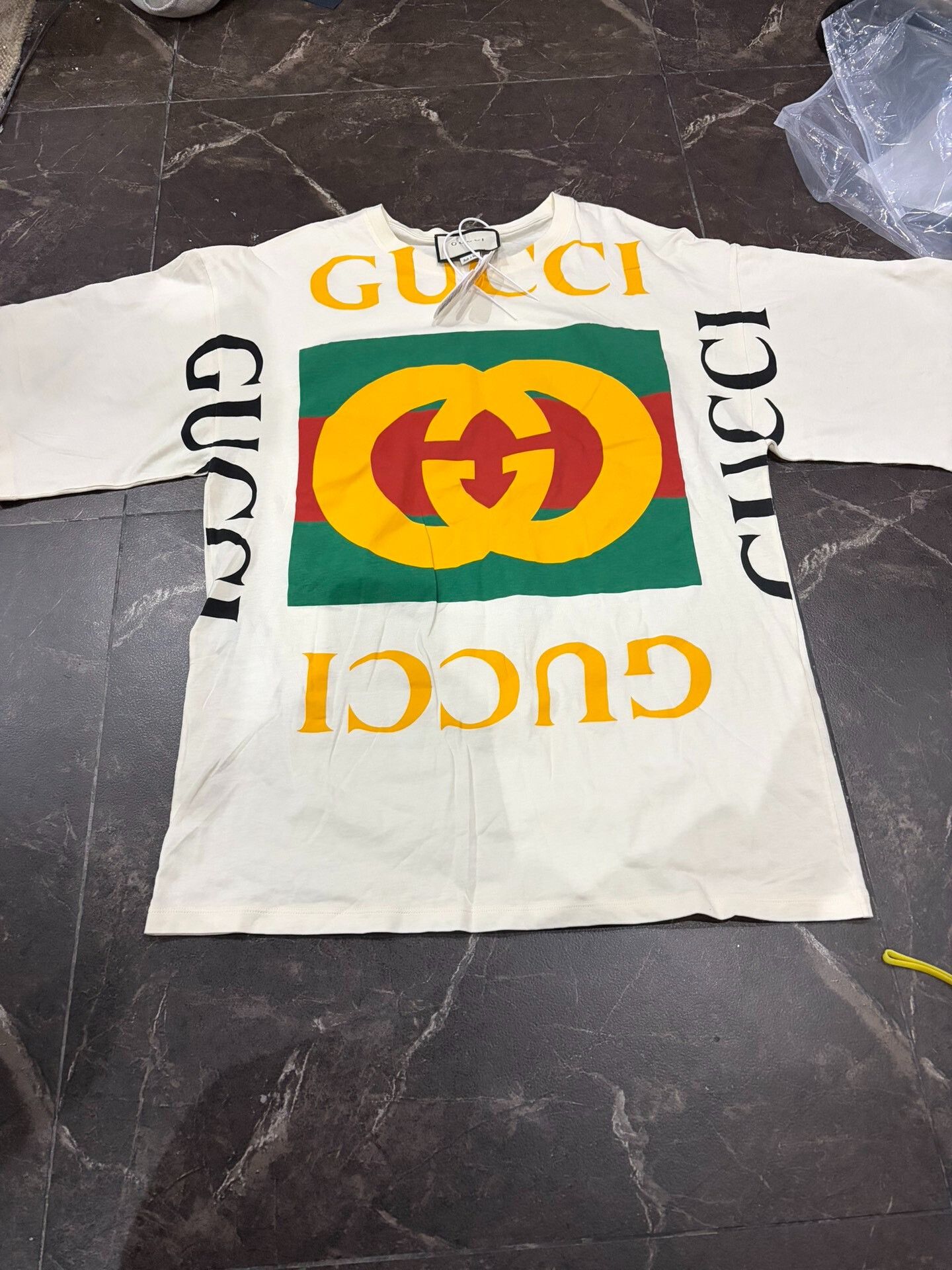 Gucci Gucci Large Logo Short Sleeve T-shirt Size XS / US 0-2 / IT 36-38 - 1 Thumbnail