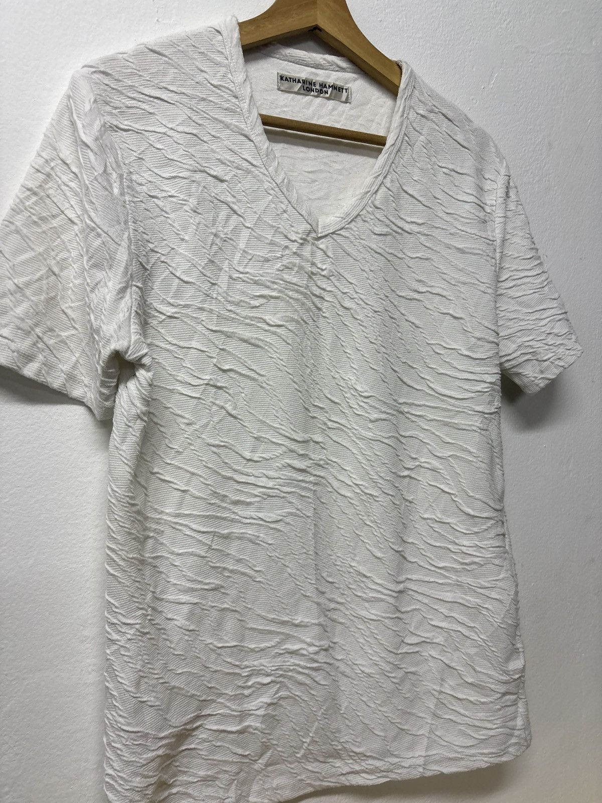 Katharine Hamnett London Katharine Hamnett London V-neck short-sleeve 3D Knitted Size US L / EU 52-54 / 3 - 10 Thumbnail