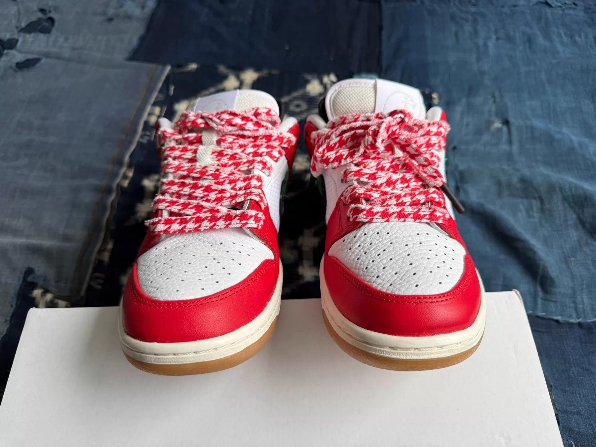 Nike Nike Dunk SB Frame Skate Habibi Low White Red US9 Size US 9 / EU 42 - 6 Thumbnail