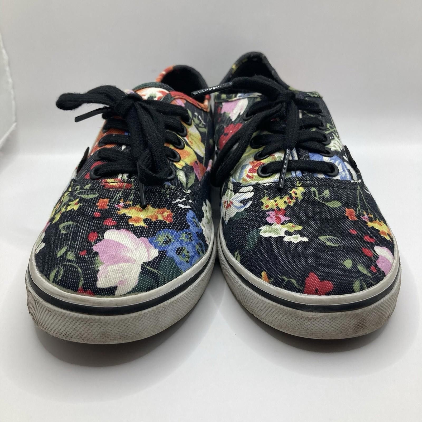Vans Women’s Size 7 Vans Black Flowers Low Top Canvas Sneakers Size US 7 / IT 37 - 2 Thumbnail