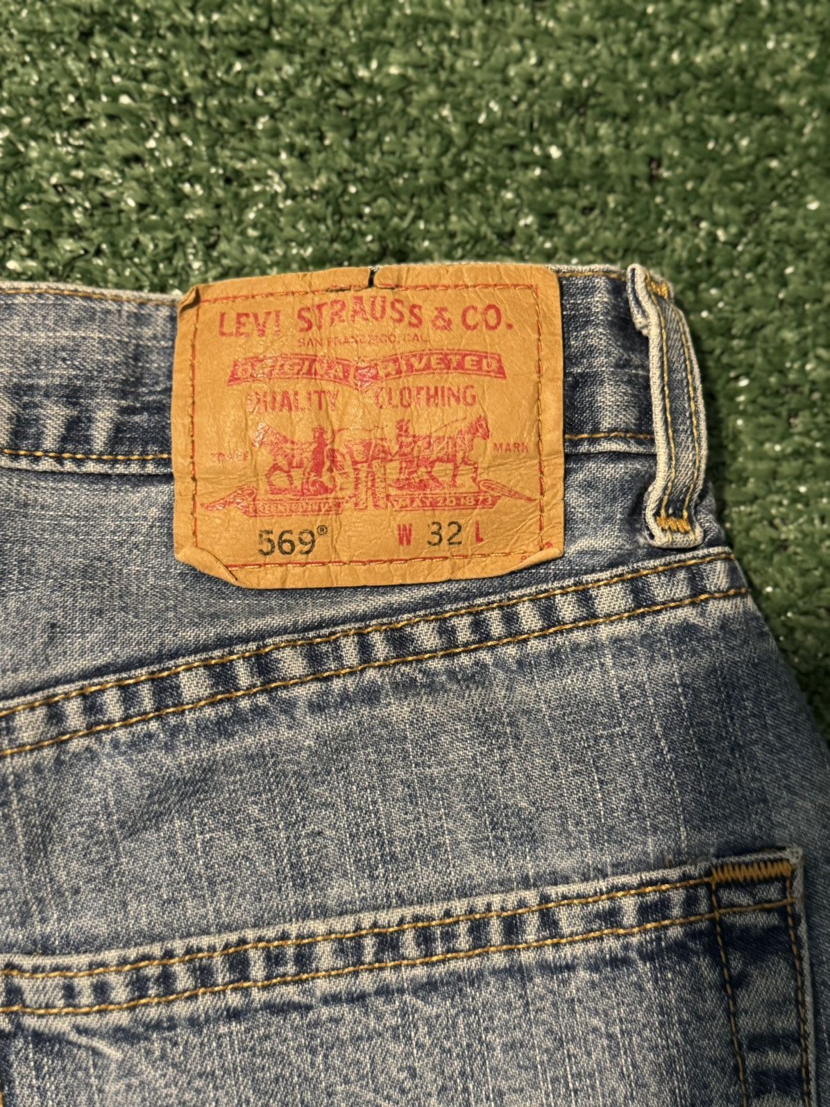 Levi's Vintage Clothing Vintage Levi's 569 Loose Straight Fit Jorts Baggy Skater Fit Size US 33 - 7 Thumbnail