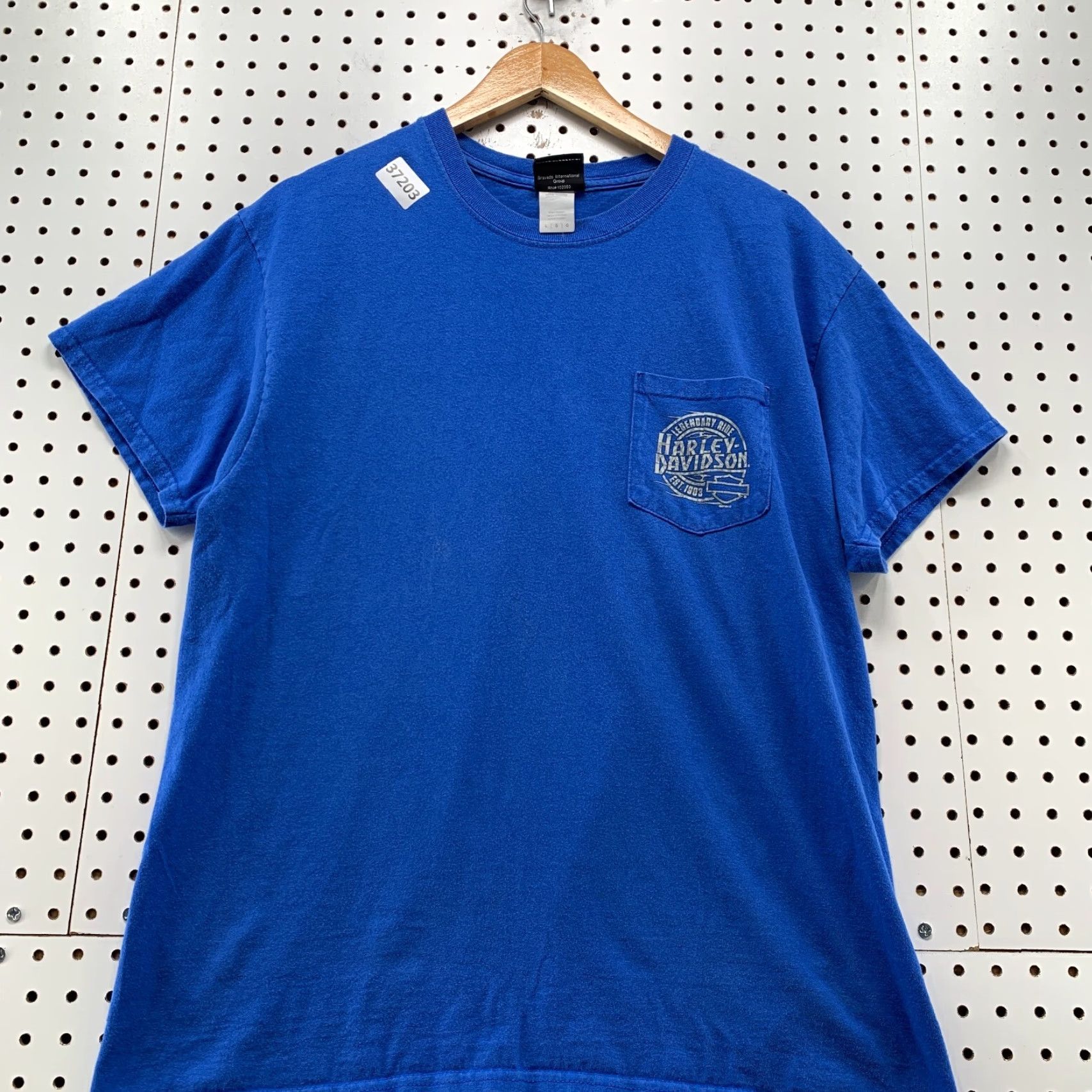 Harley Davidson VINTAGE Harley-Davidson Pocket Shirt Mens Large Blue Peoria Illinois Motorcycle 20x27.5 Shirt Mens Blue Vintage Harley-Davidson Pocket Shirt 20x27.5 Size US L / EU 52-54 / 3 - 6 Thumbnail