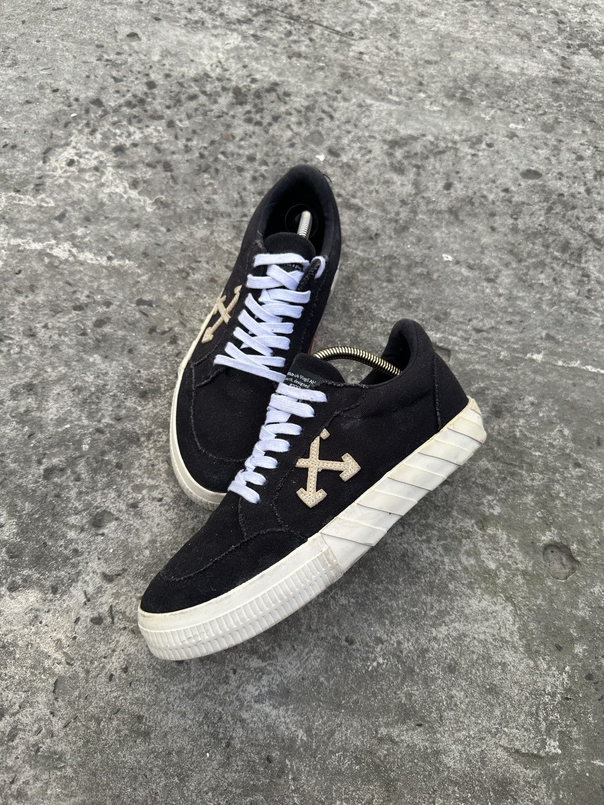 Off-White Vintage Logo Off-White Sneakers Style Rare USA 40 Shoelaces Size US 7 / EU 40 - 3 Thumbnail