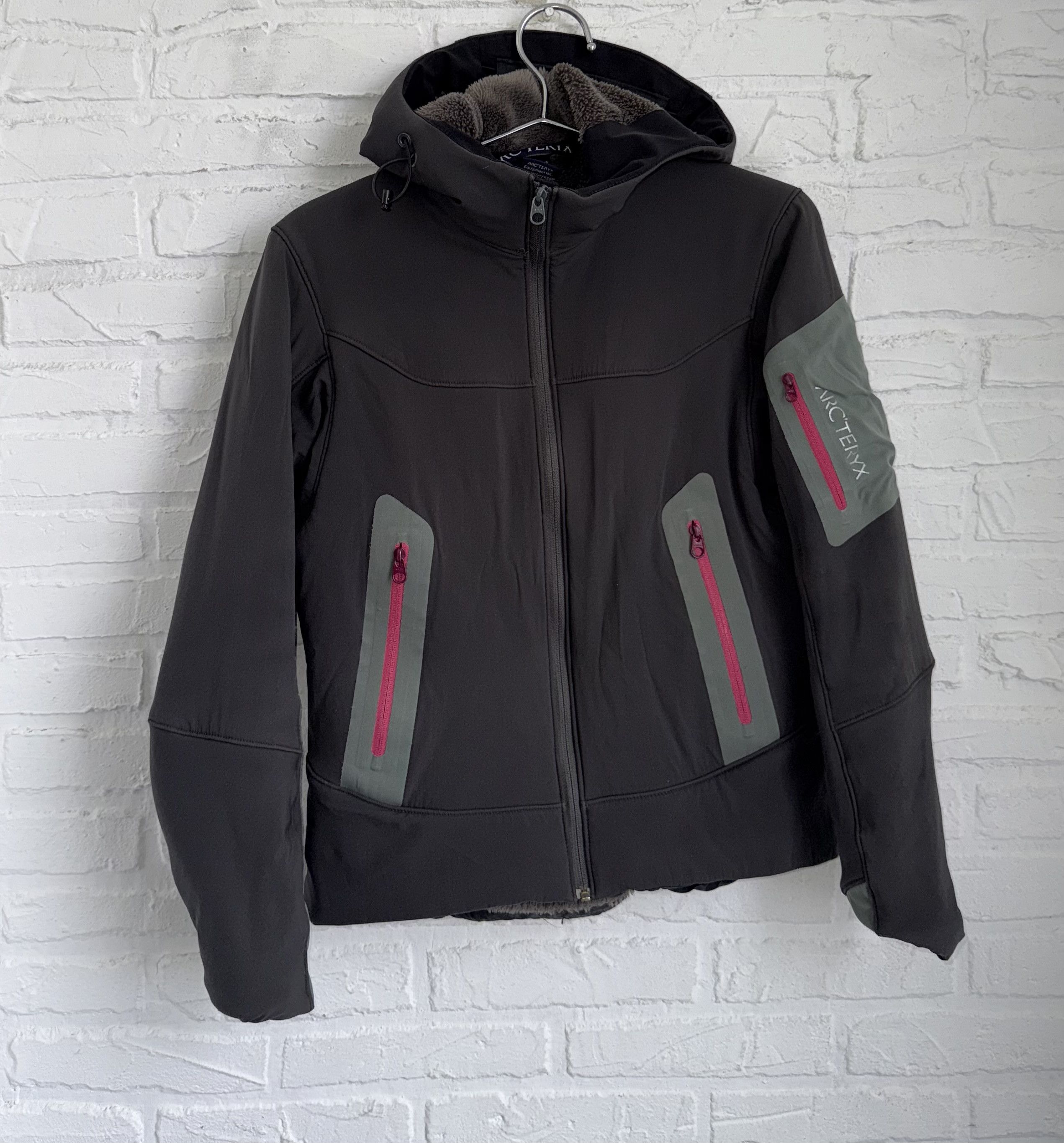Arc'teryx Vintage Arc’teryx Softshell Jacket Polartec Teddy Fleece Size S / US 4 / IT 40 - 1 Thumbnail