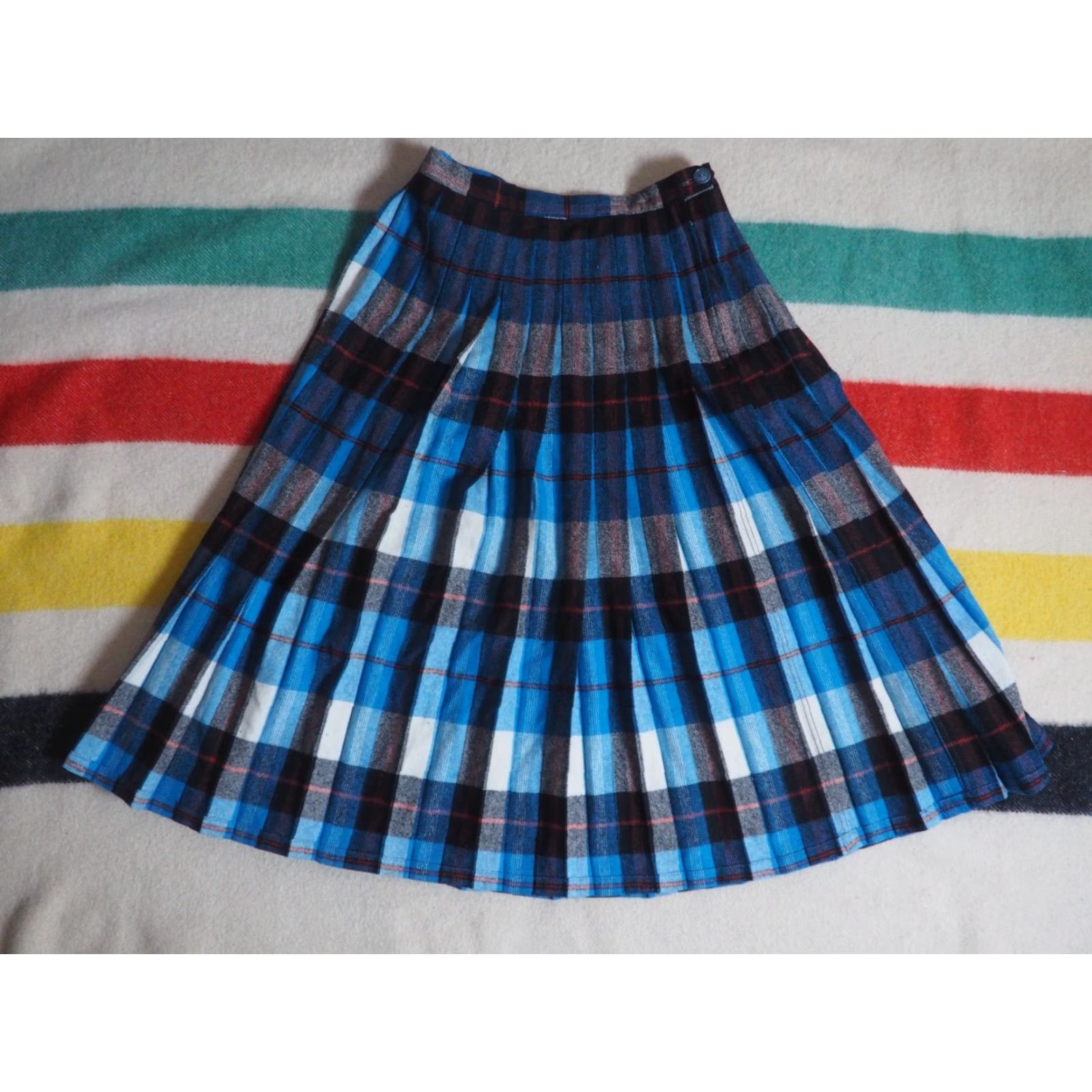 Vintage VINTAGE 50s 60s Blue Black Plaid Tartan Wool Boho Turnabout Skirt 28W USA Womens Size 28" / US 6 / IT 42 - 2 Thumbnail