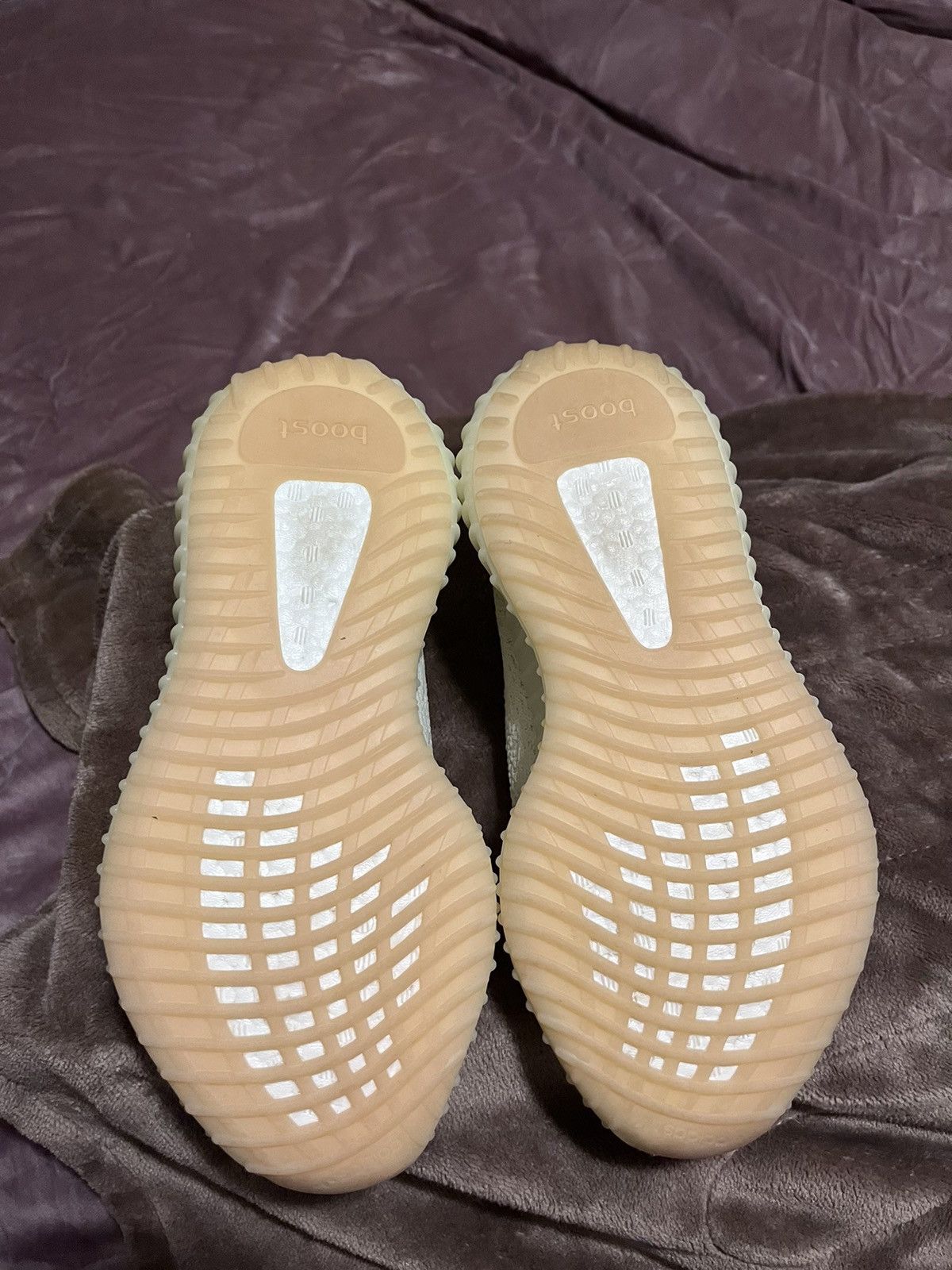Yeezy Yeezy Boost 350 V2 Size US 6 / EU 39 - 6 Thumbnail