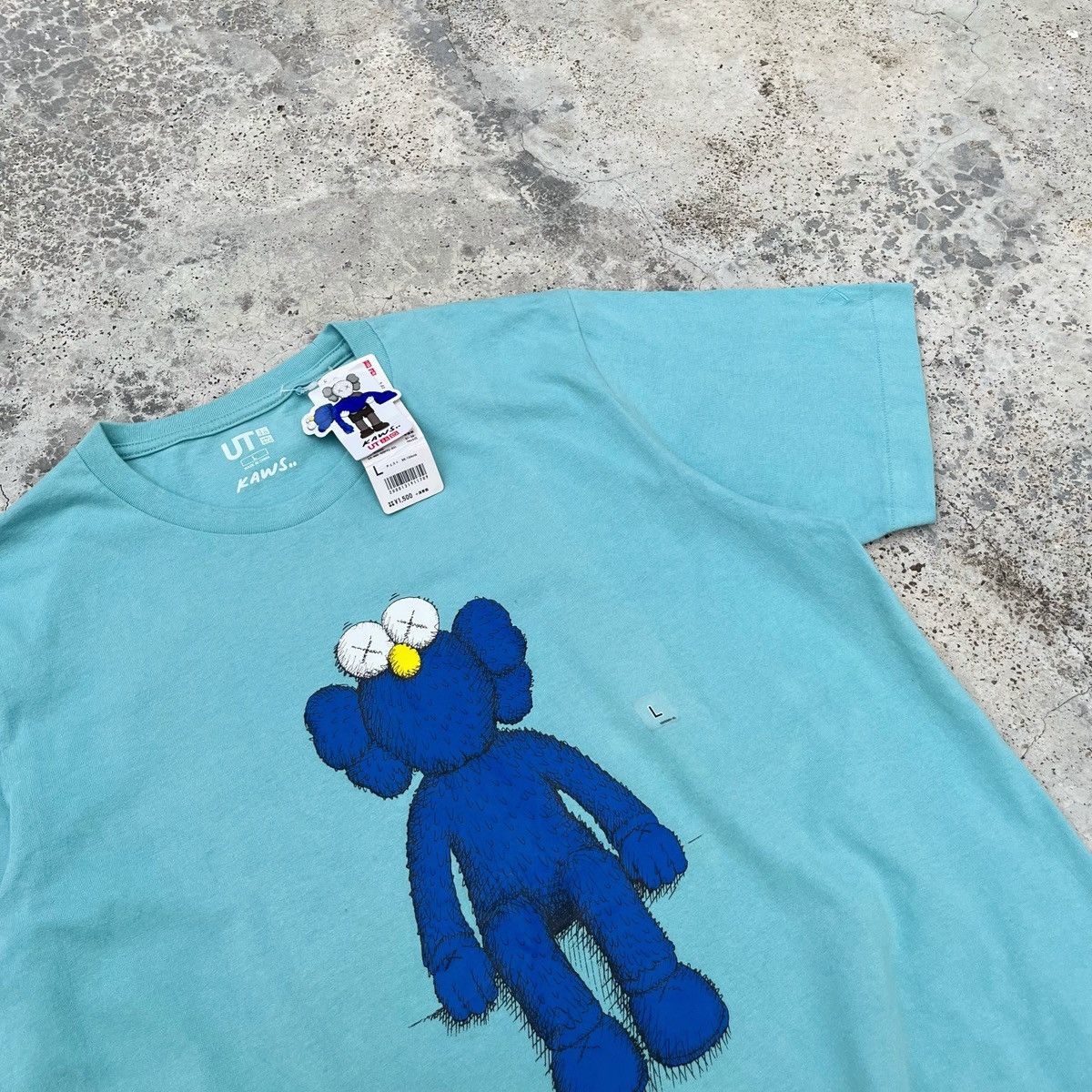 Kaws KAWS New Old Stock UT 2019 Discontinued Design Tee Size US L / EU 52-54 / 3 - 2 Thumbnail
