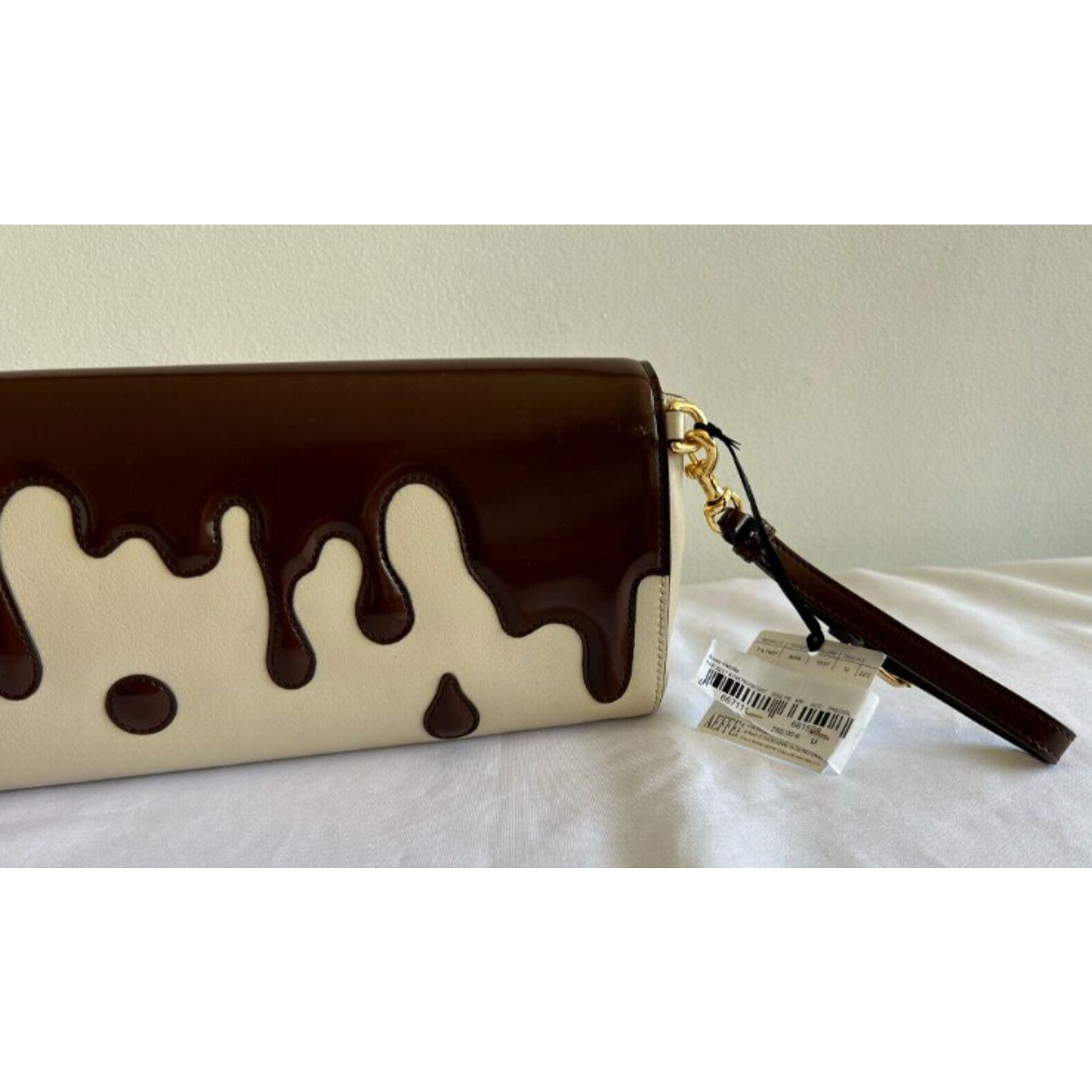 Moschino SS22 MOSCHINO Couture Chocolate Dripping Wristlet Handbag Size ONE SIZE - 8 Thumbnail