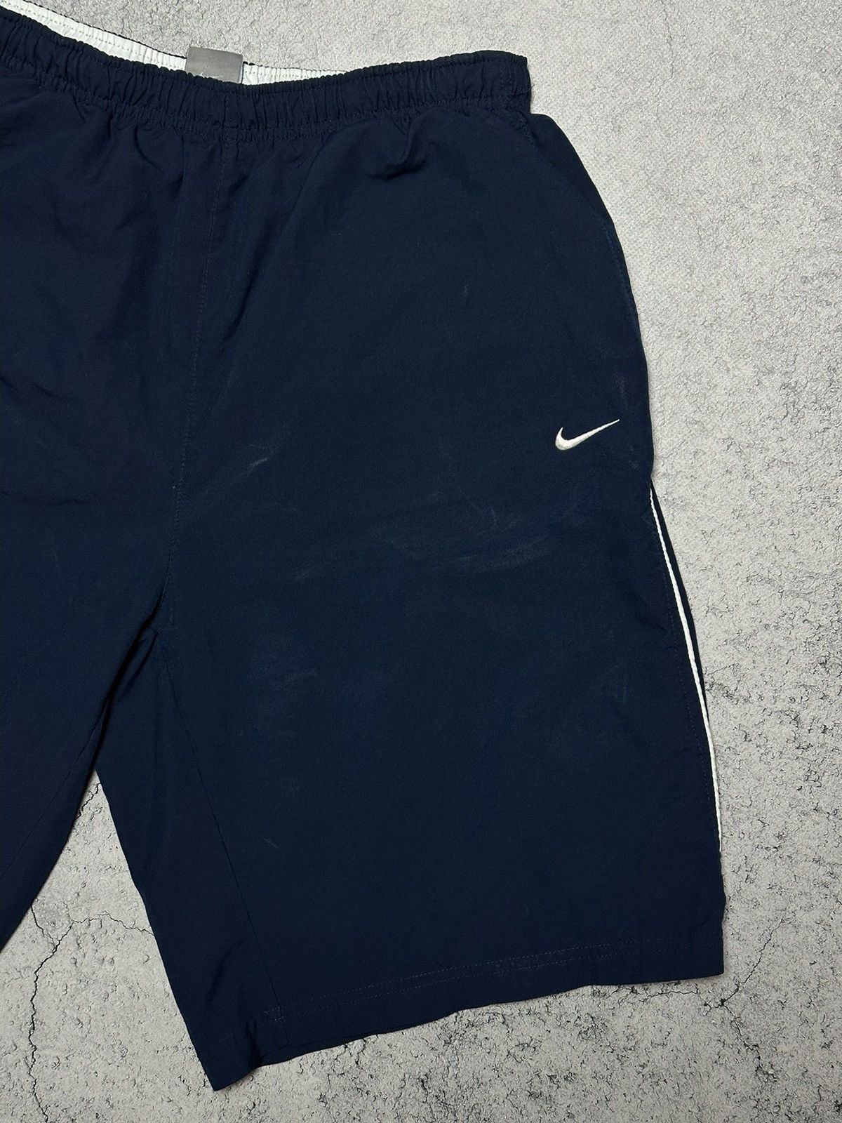 Vintage Vintage Nike Nylon Shorts Size M-L Y2K Swoosh Size US 32 / EU 48 - 2 Thumbnail