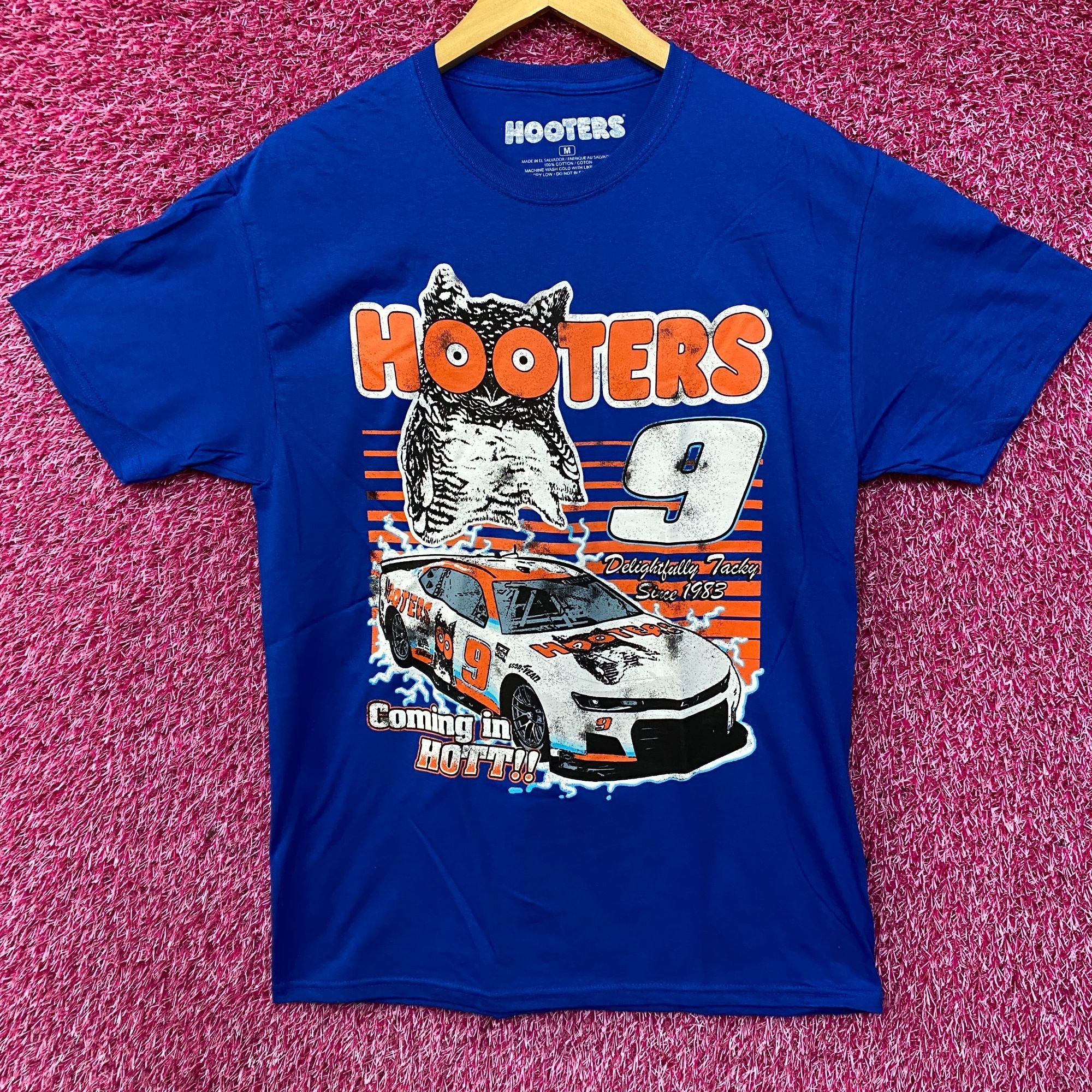 Other Hooters Coming In Hot Delightfully Tacky Since 1983 T-Shirt Size US M / EU 48-50 / 2 - 1 Thumbnail