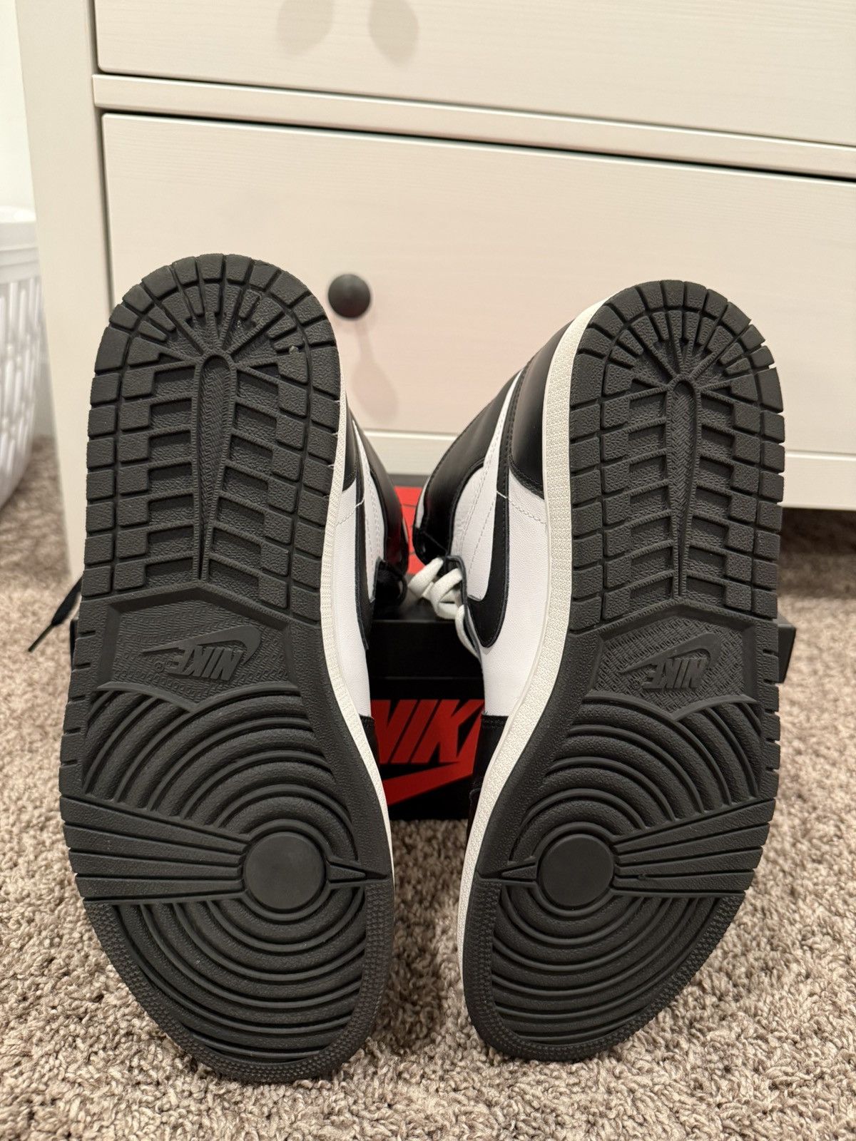 Jordan Brand × Nike Jordan 1 Black White (2014) Size US 10.5 / EU 43-44 - 8 Thumbnail