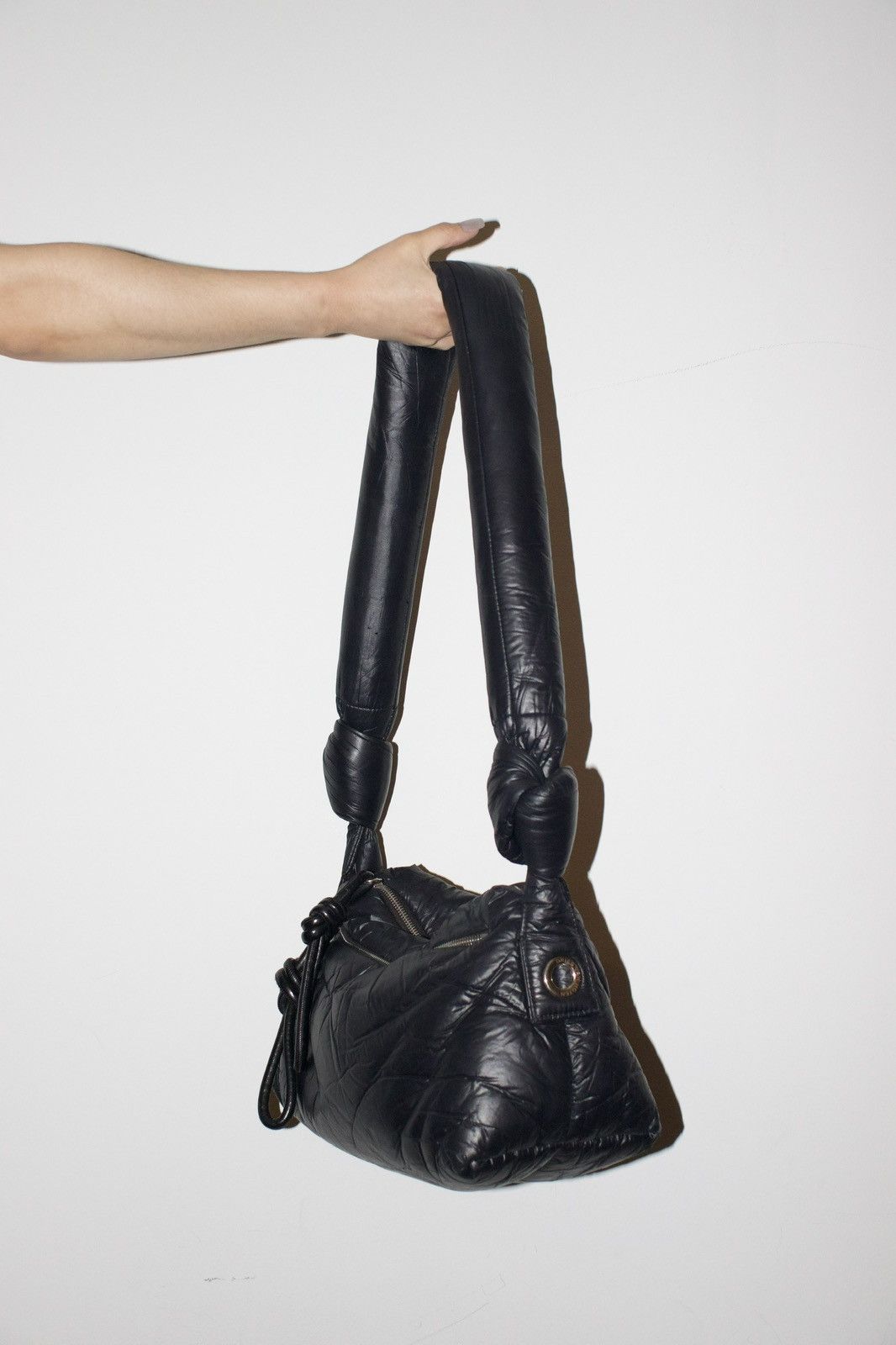 Dries Van Noten DRIES VAN NOTEN LARGE KNOTTED HANDLE CRINKLED CUSHION BAG Size ONE SIZE - 2 Thumbnail