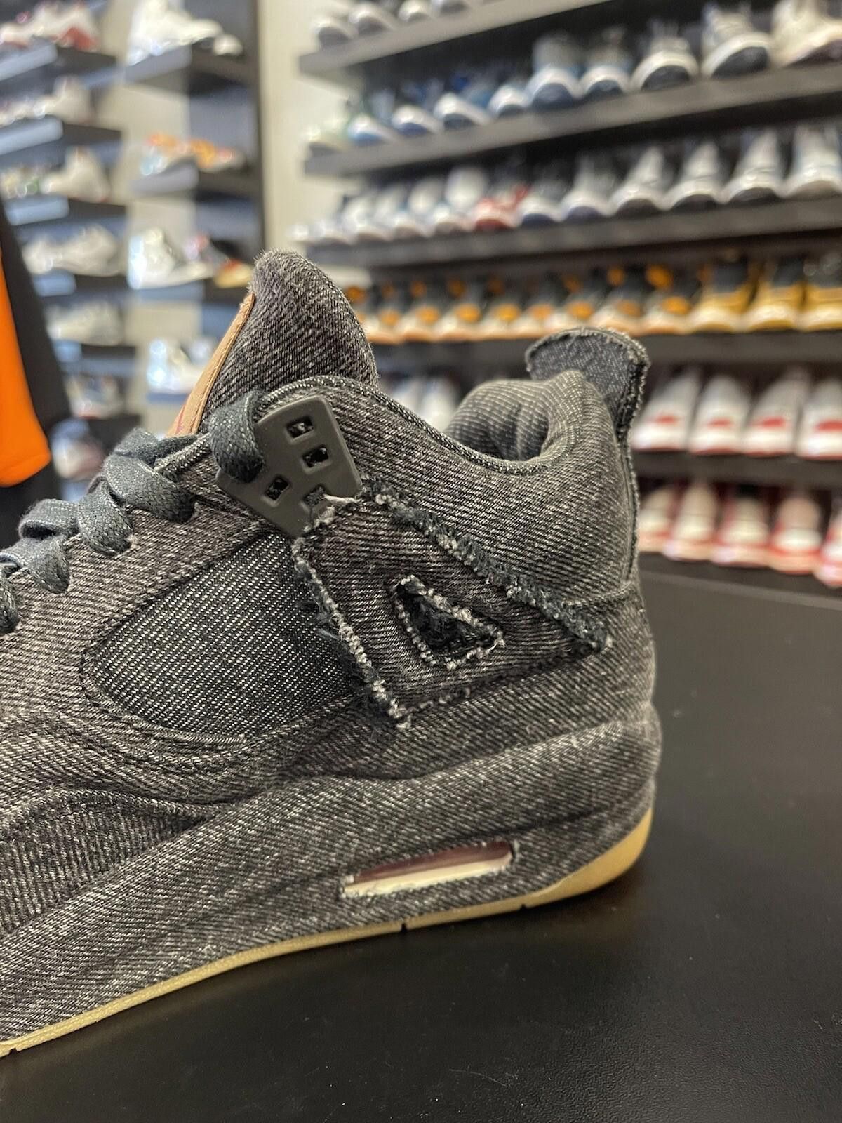 Jordan Brand Size 6 - Levi's x Air Jordan 4 Retro Black Denim Very Clean Size US 6 / EU 39 - 6 Thumbnail