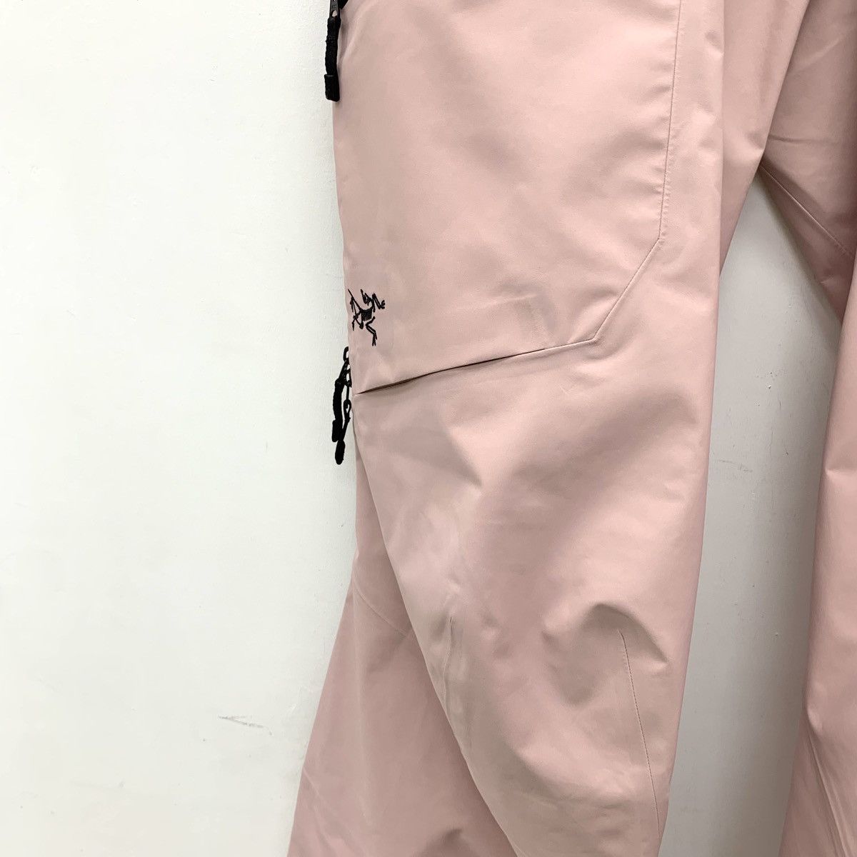 Arc'teryx ARC'TERYX Sentinel Series Pink Logo Nylon Ski Pants K26WX Size 28" / US 6 / IT 42 - 4 Thumbnail