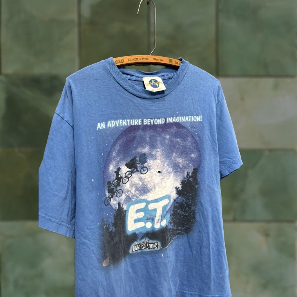 Vintage VINTAGE Universal Studios ET Blue Cotton Men's Shirt Size L 90s Size US L / EU 52-54 / 3 - 1 Thumbnail
