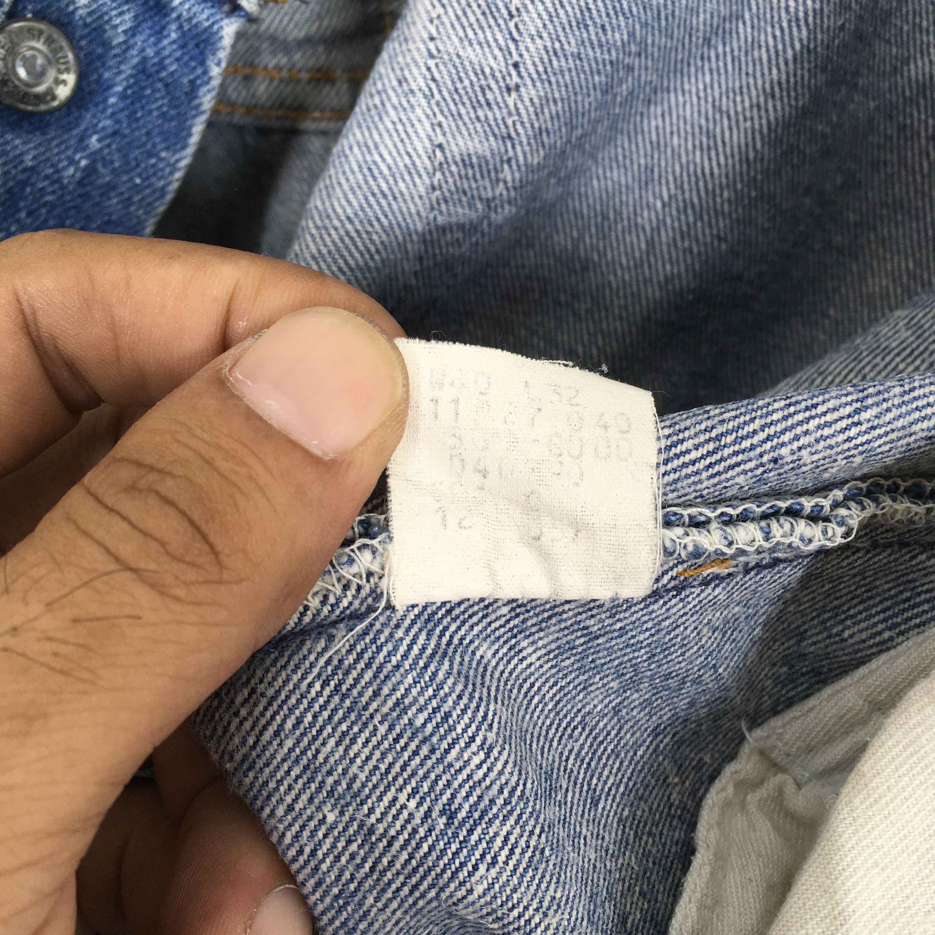 Levi's Size 37x28.5 Vintage 90s Levi's 501 Distressed Jeans S1749 Size US 37 - 9 Thumbnail
