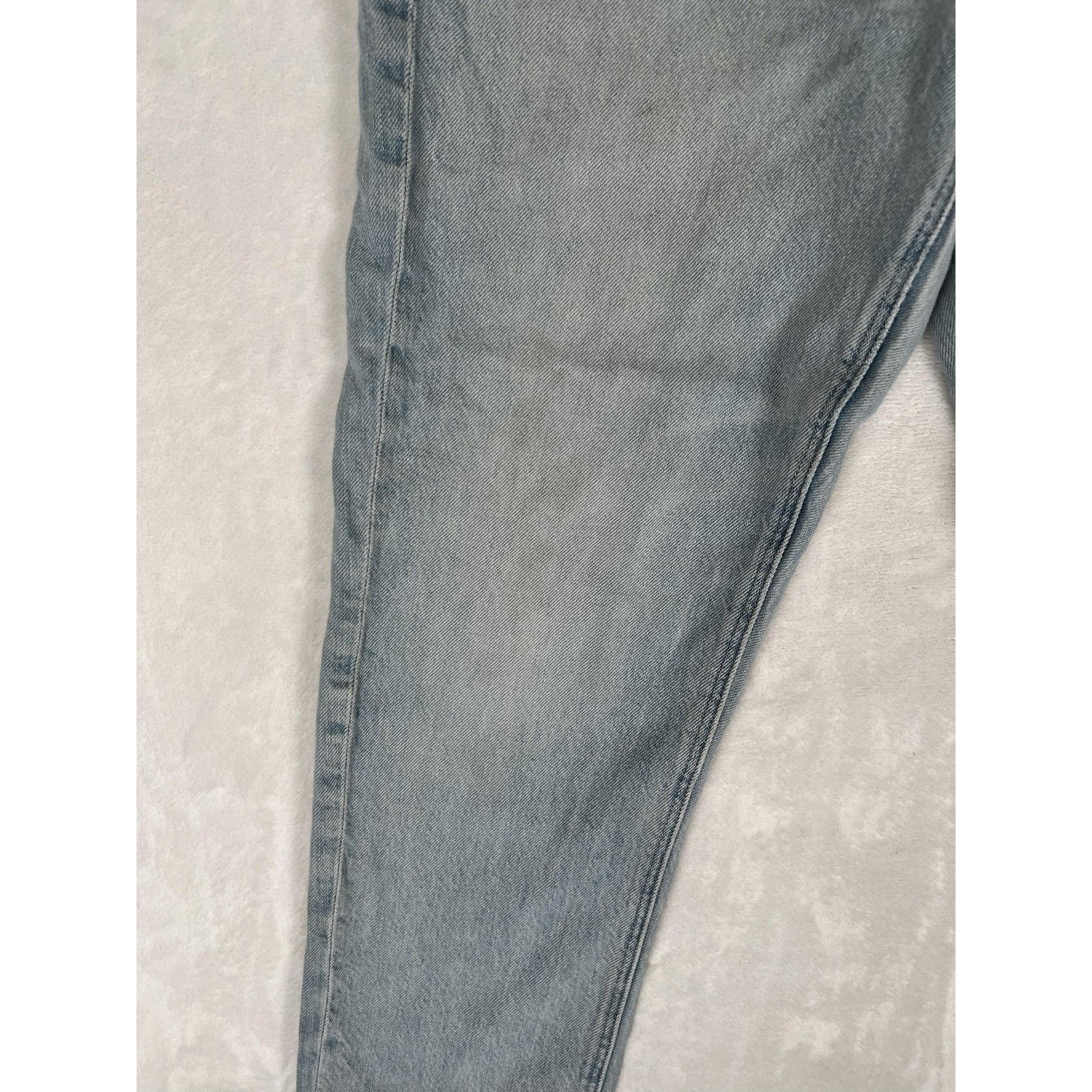 American Eagle Outfitters American Eagle Jeans Womens 8 Light Wash Mom Jean Strigid Bl Size 28" / US 6 / IT 42 - 3 Thumbnail