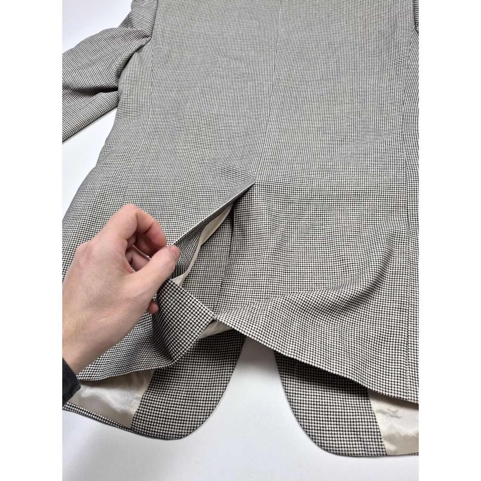 Vintage Haspel Mens 40L Gray Silk Sport Coat 2 Button Classic Single-Breasted Check NWT Jacket Coat Blazer Men’s Spring Wedding Business Casual Vintage No Size 40R - 7 Thumbnail