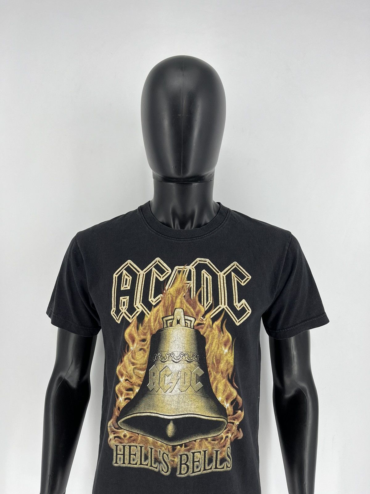 AC/DC × Band Tees × Vintage Vintage Y2k ACDC Hells Bells heavy metal rock t shirt like Size US S / EU 44-46 / 1 - 1 Thumbnail