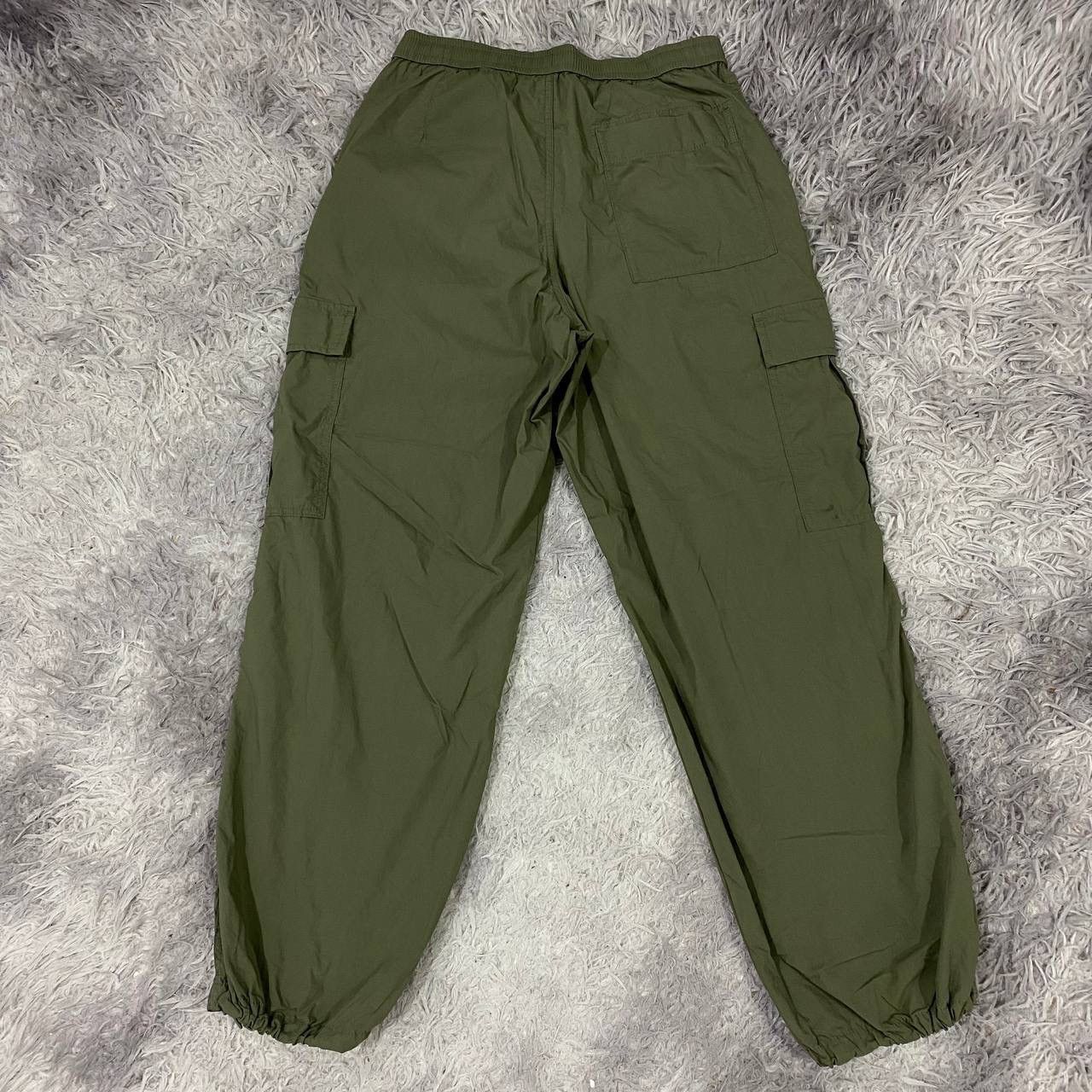 Uniqlo Uniqlo pant parachute Size US 33 - 2 Thumbnail