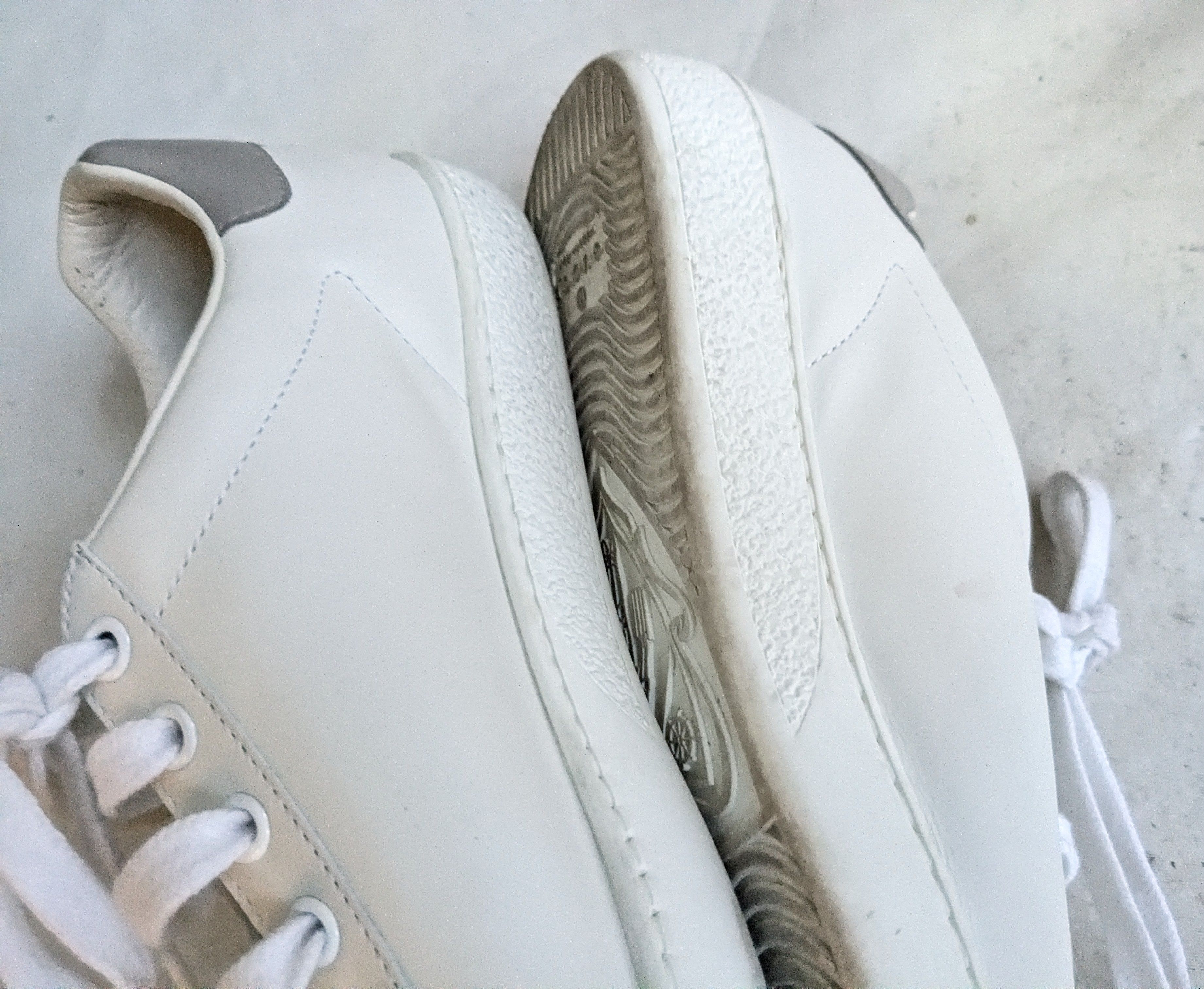 Gucci Women's Gucci Ace Sneakers White Interlocking G 7.5 37.5 Size US 7.5 / IT 37.5 - 11 Thumbnail