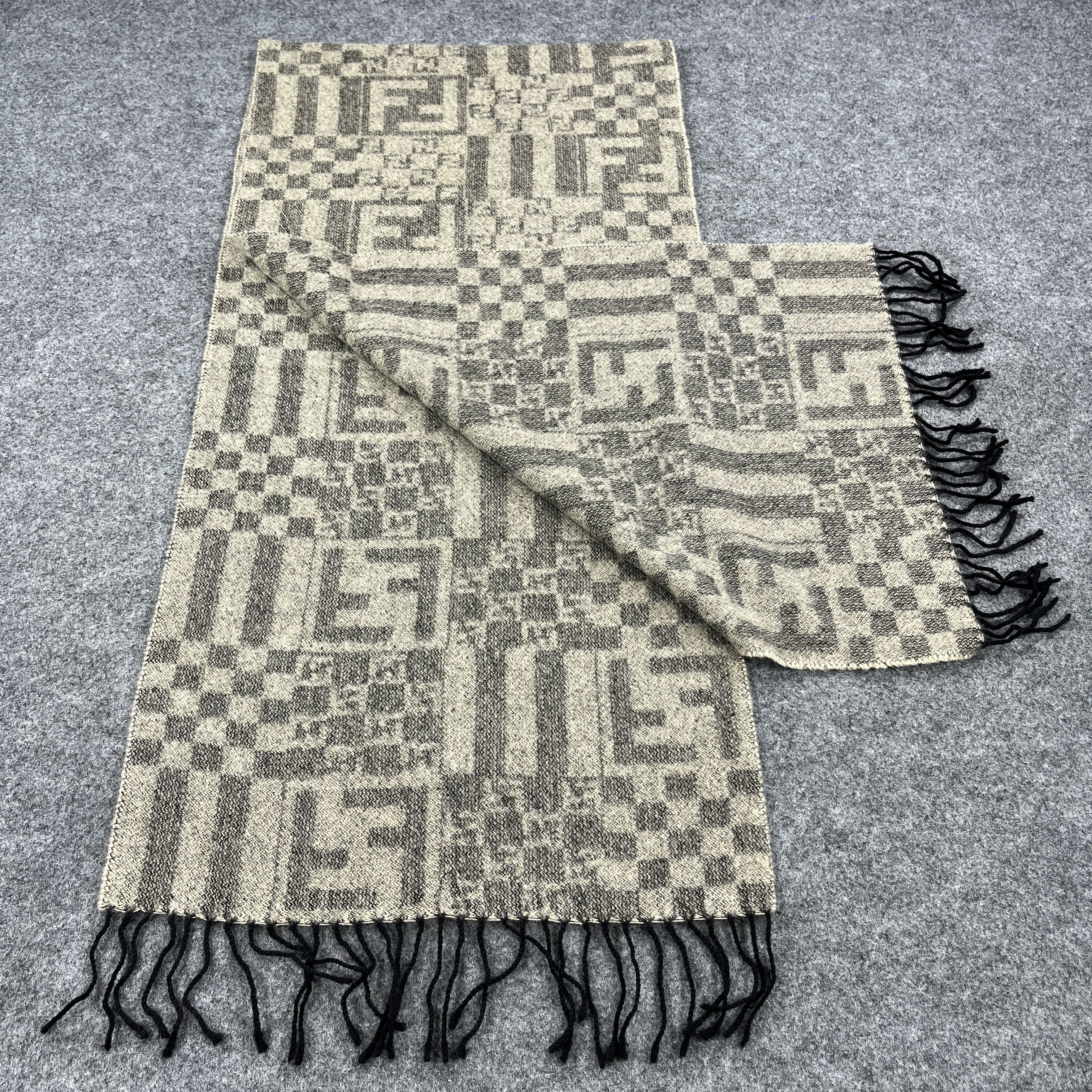 Fendi Fendi Monogram Scarf / Muffler / Neckwear K047 Size ONE SIZE - 4 Thumbnail