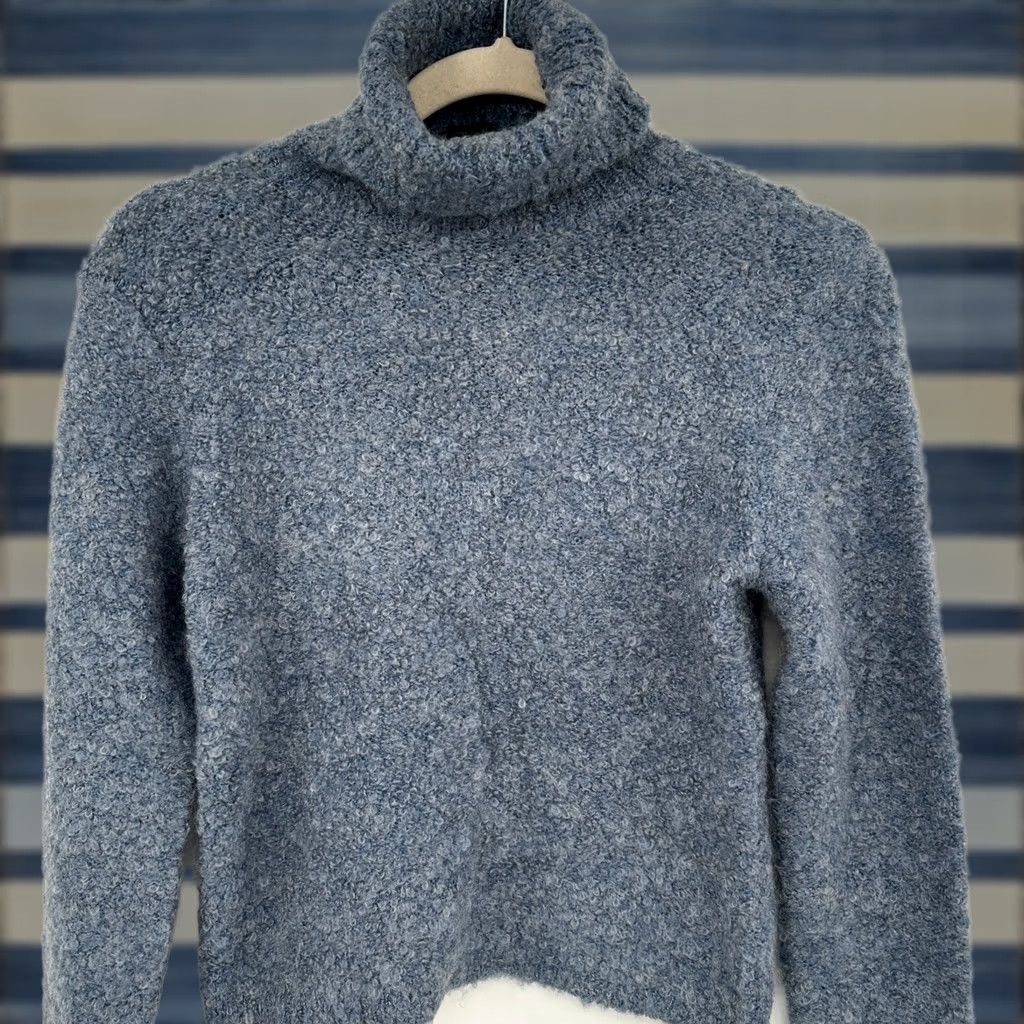 Club Monaco VINTAGE Club Monaco Blue Textured Cropped Turtleneck Sweater Womens XS Wool Mohair Size XS / US 0-2 / IT 36-38 - 1 Thumbnail