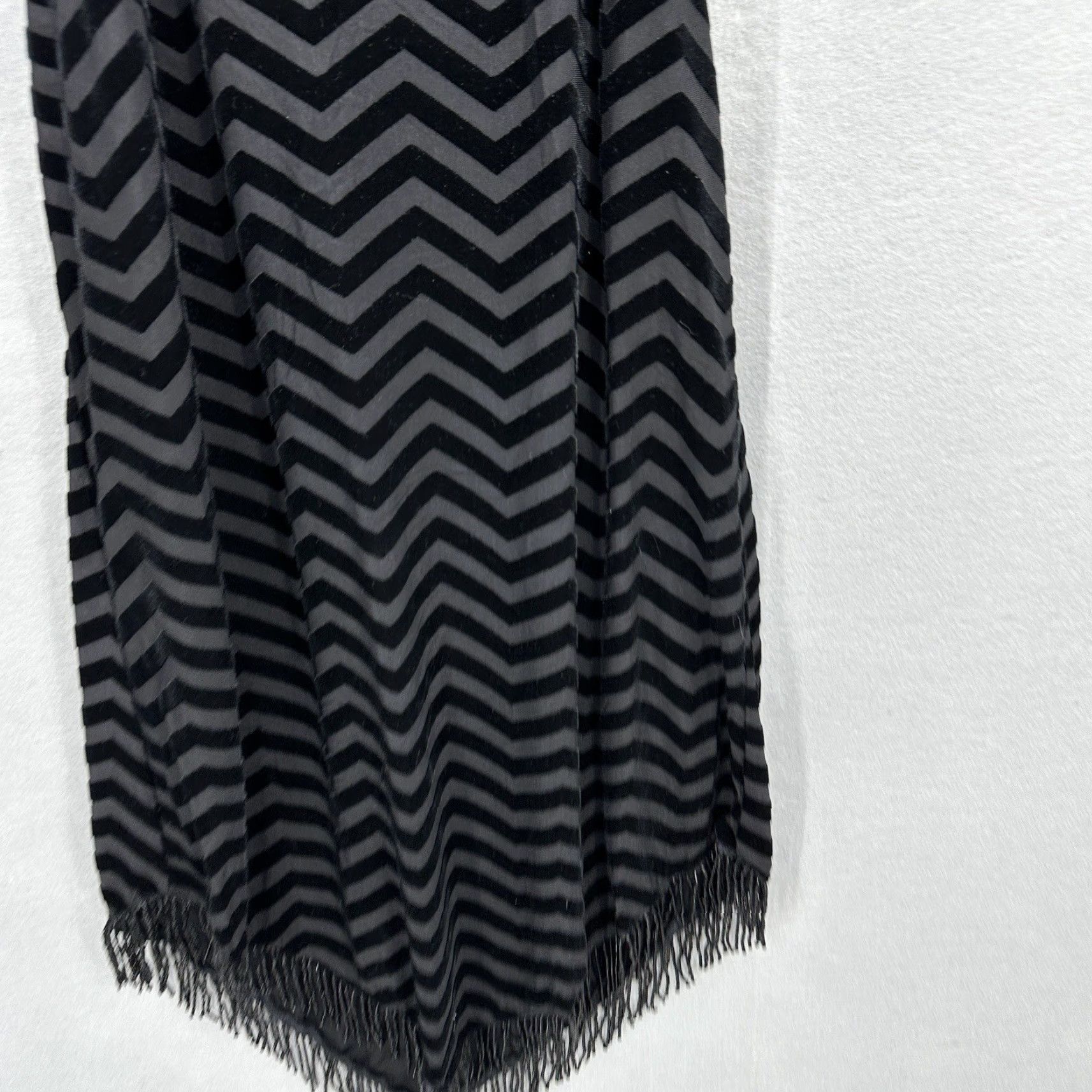 Velvet ASTR Dress Womens XS Black Velvet Chevron Spaghetti Strap Bead Fringe Going Out Size XS / US 0-2 / IT 36-38 - 5 Thumbnail