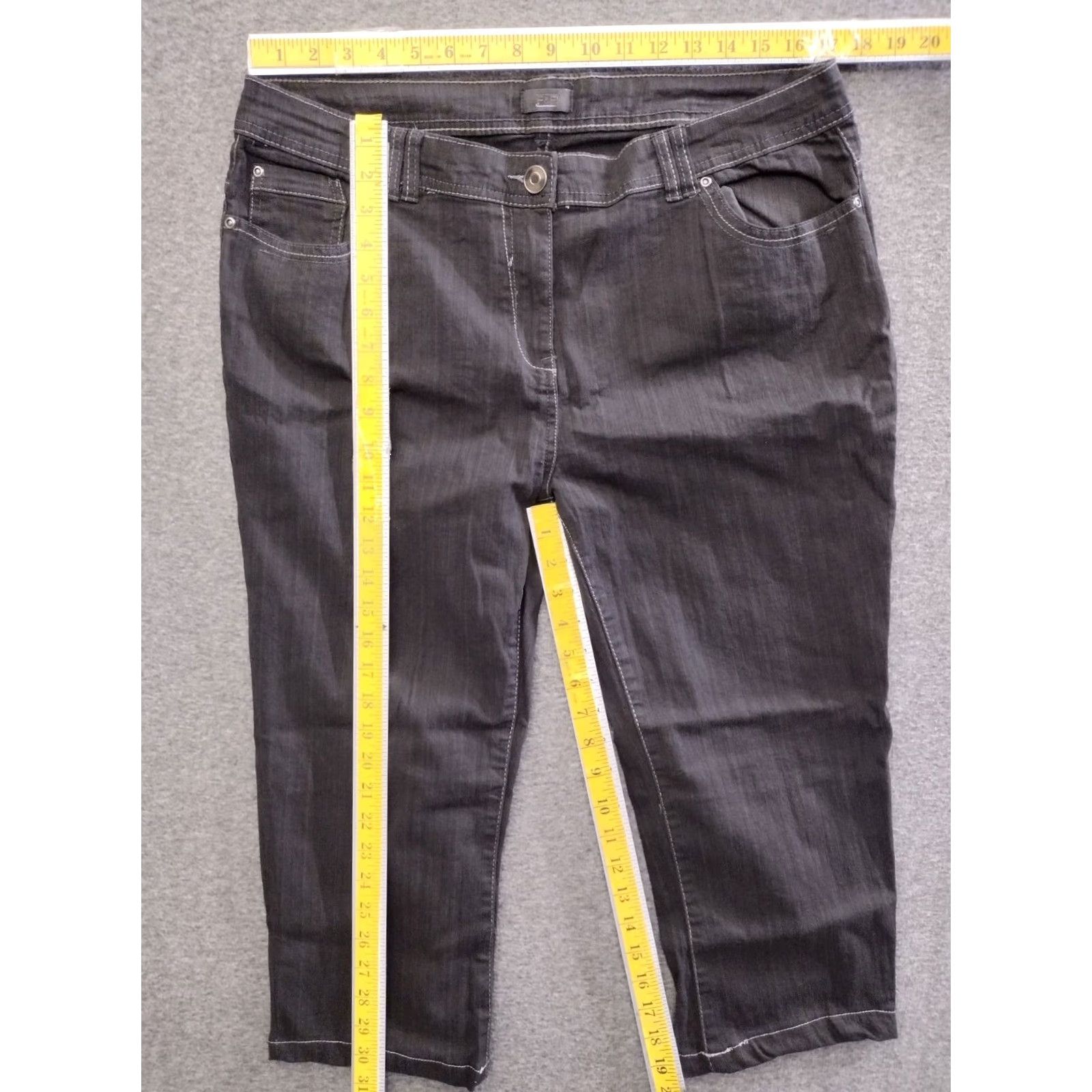 Vintage F&F Jeans Women's 18 Black Dark Wash Mid Rise Capri Jeans Size 40" / US 18 - 4 Thumbnail