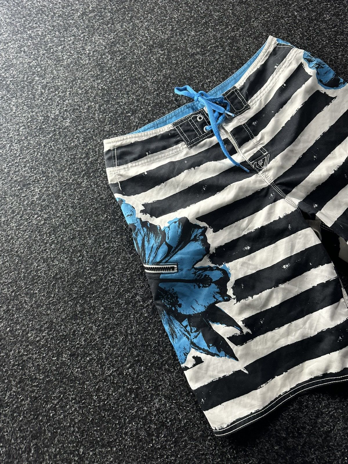Quiksilver × Vintage 🚨Vintage Quicksilver OVER PRINT Japanese Surf style Shorts Size US 30 / EU 46 - 2 Thumbnail
