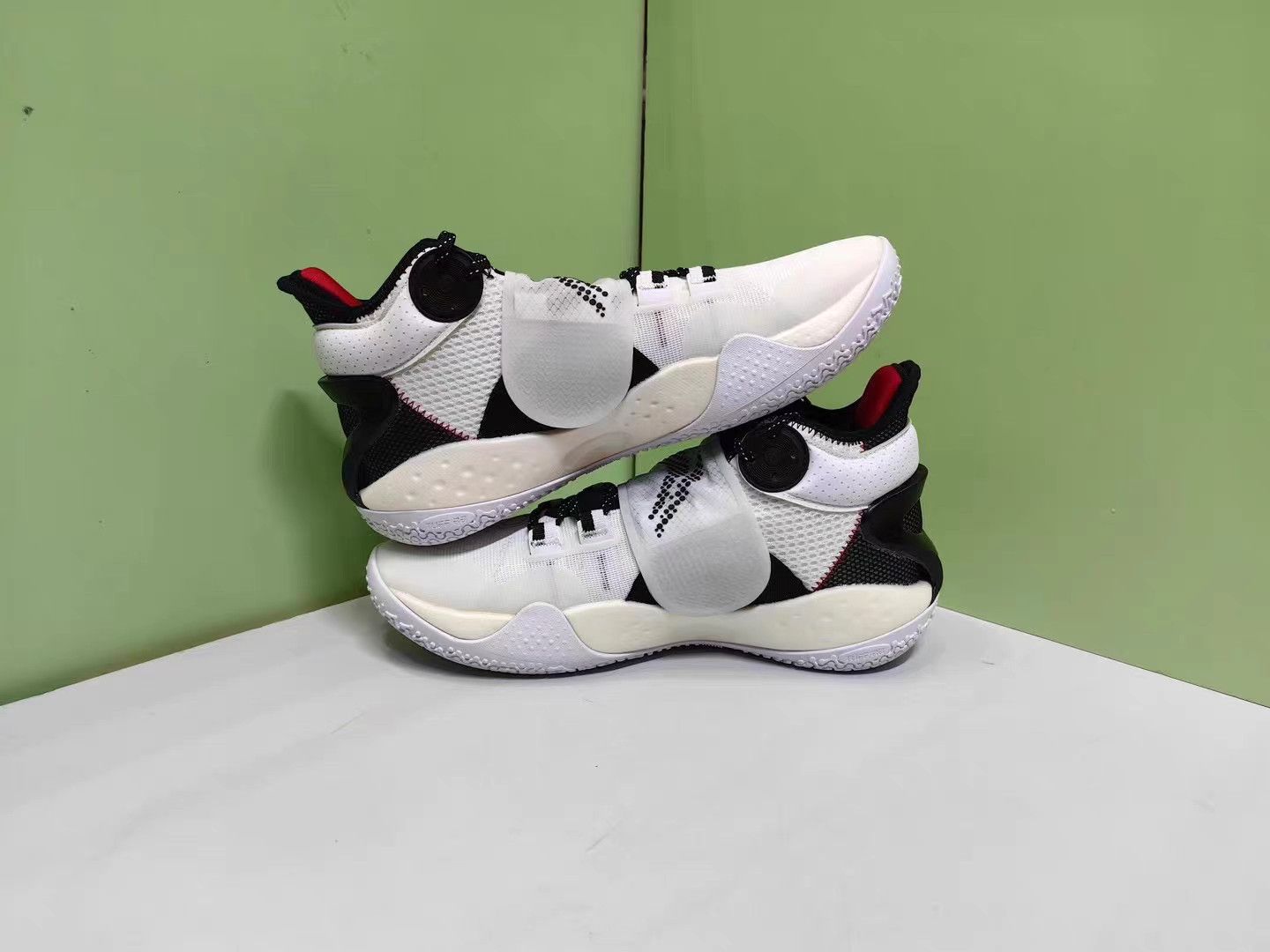 Li-Ning Li-Ning Sonic 9 Basketball Shoes K15 Size US 11 / EU 44 - 5 Thumbnail