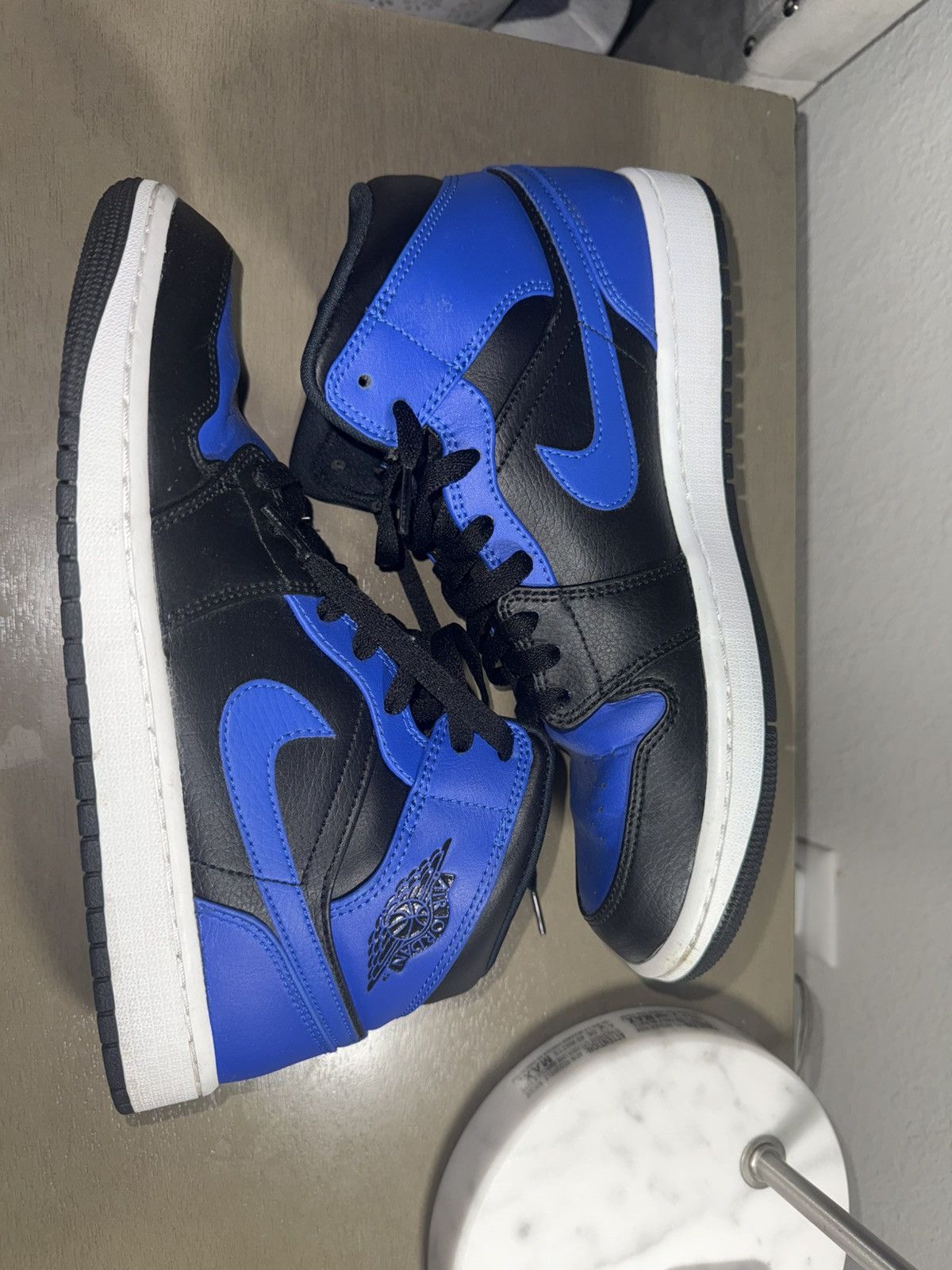 Jordan Brand Jordan 1 Mid “Hyper Royal” Size US 9 / EU 42 - 1 Thumbnail