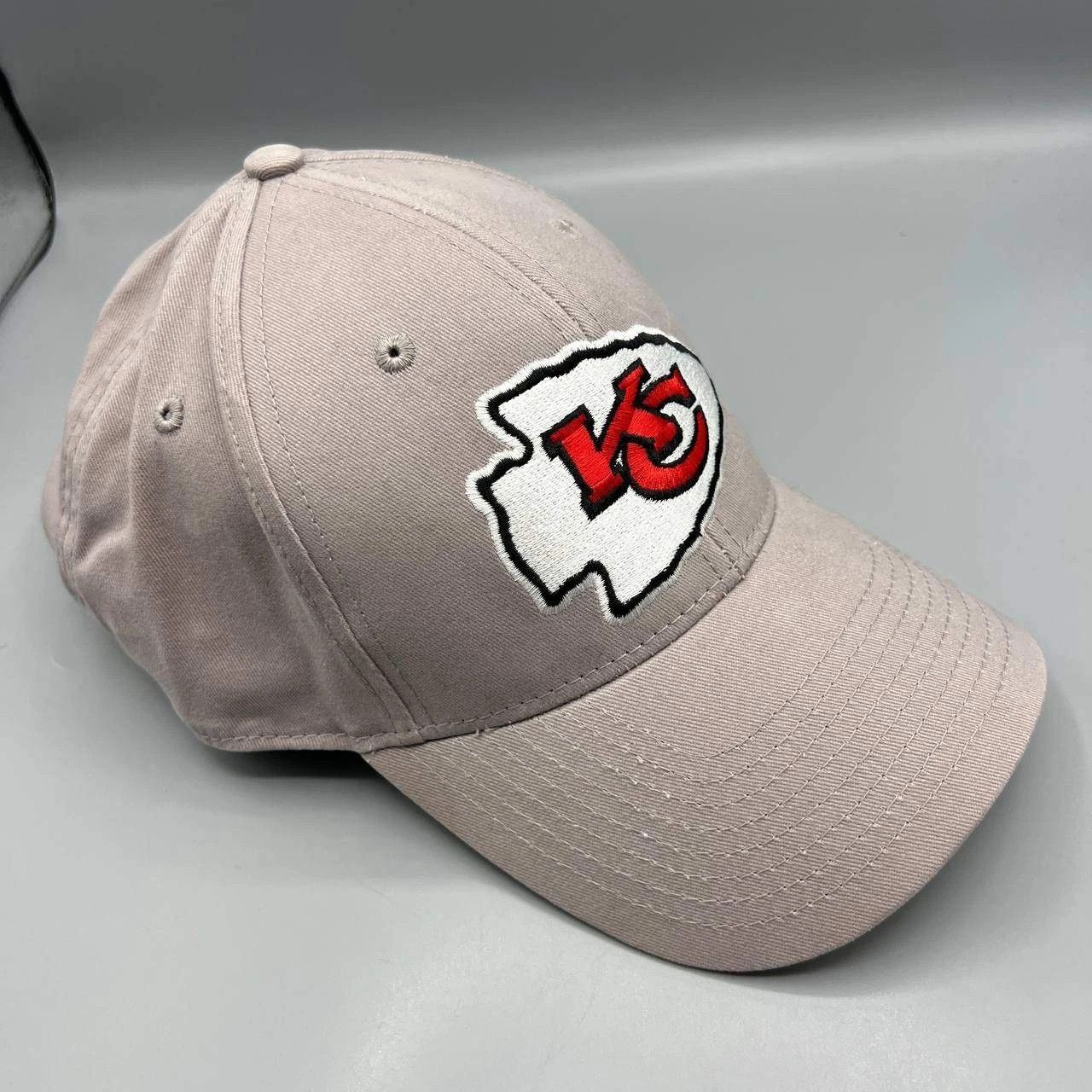 Other Kansas City Chiefs Hat Embroidered Team Apparel Strap Back Size ONE SIZE - 6 Thumbnail