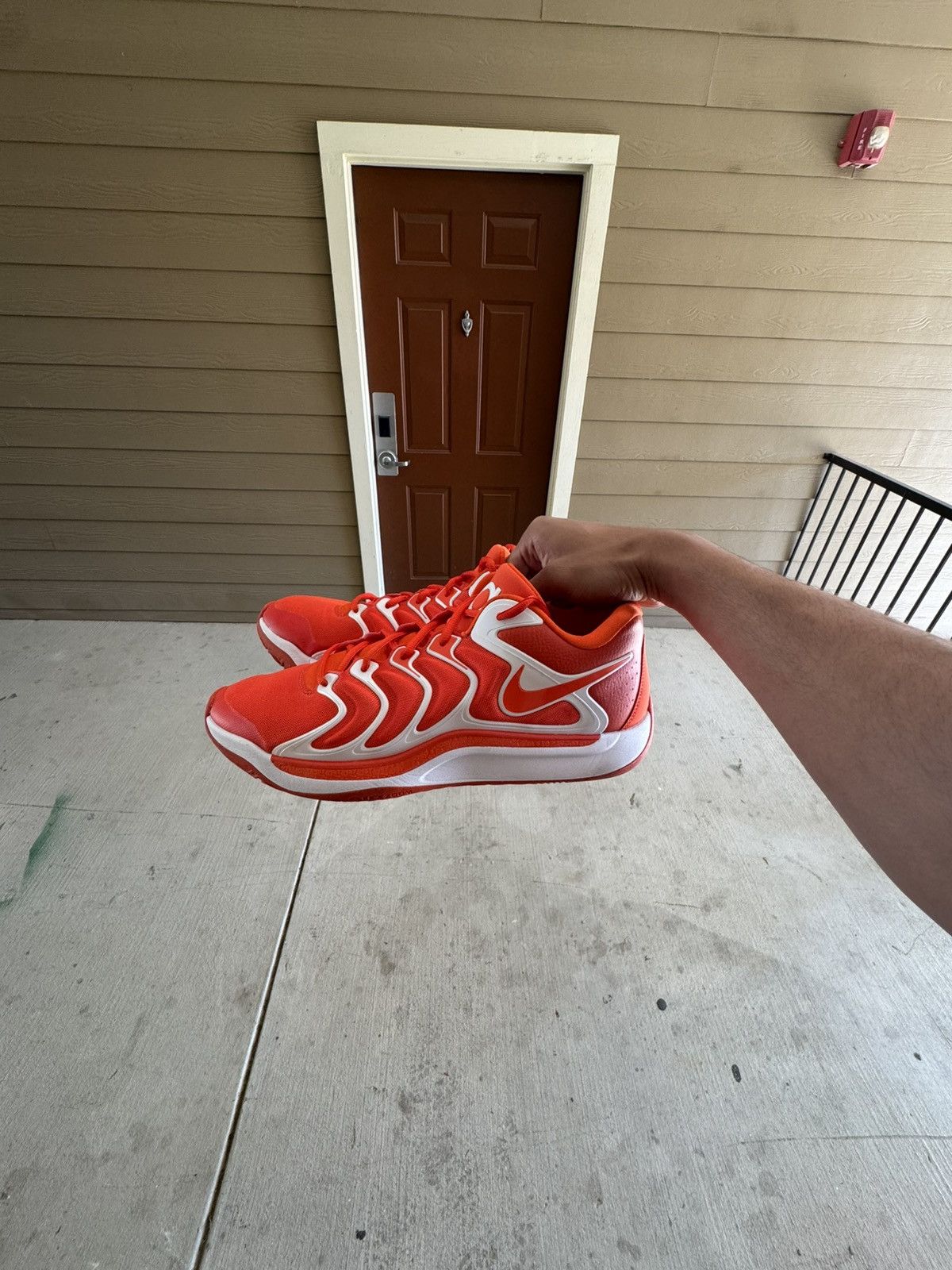 Nike Kevin Durant 16 Size US 13 / EU 46 - 3 Thumbnail