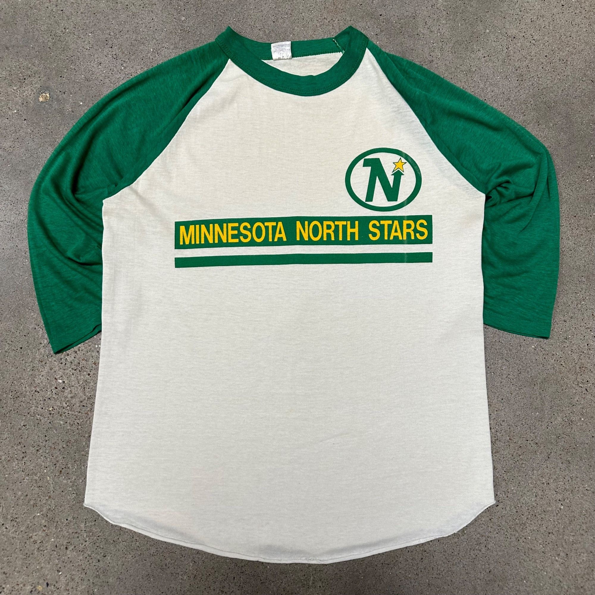 Vintage Vintage 80s Minnesota North Stars Hockey 3/4 Sleeve Raglan S Size US M / EU 48-50 / 2 - 1 Thumbnail