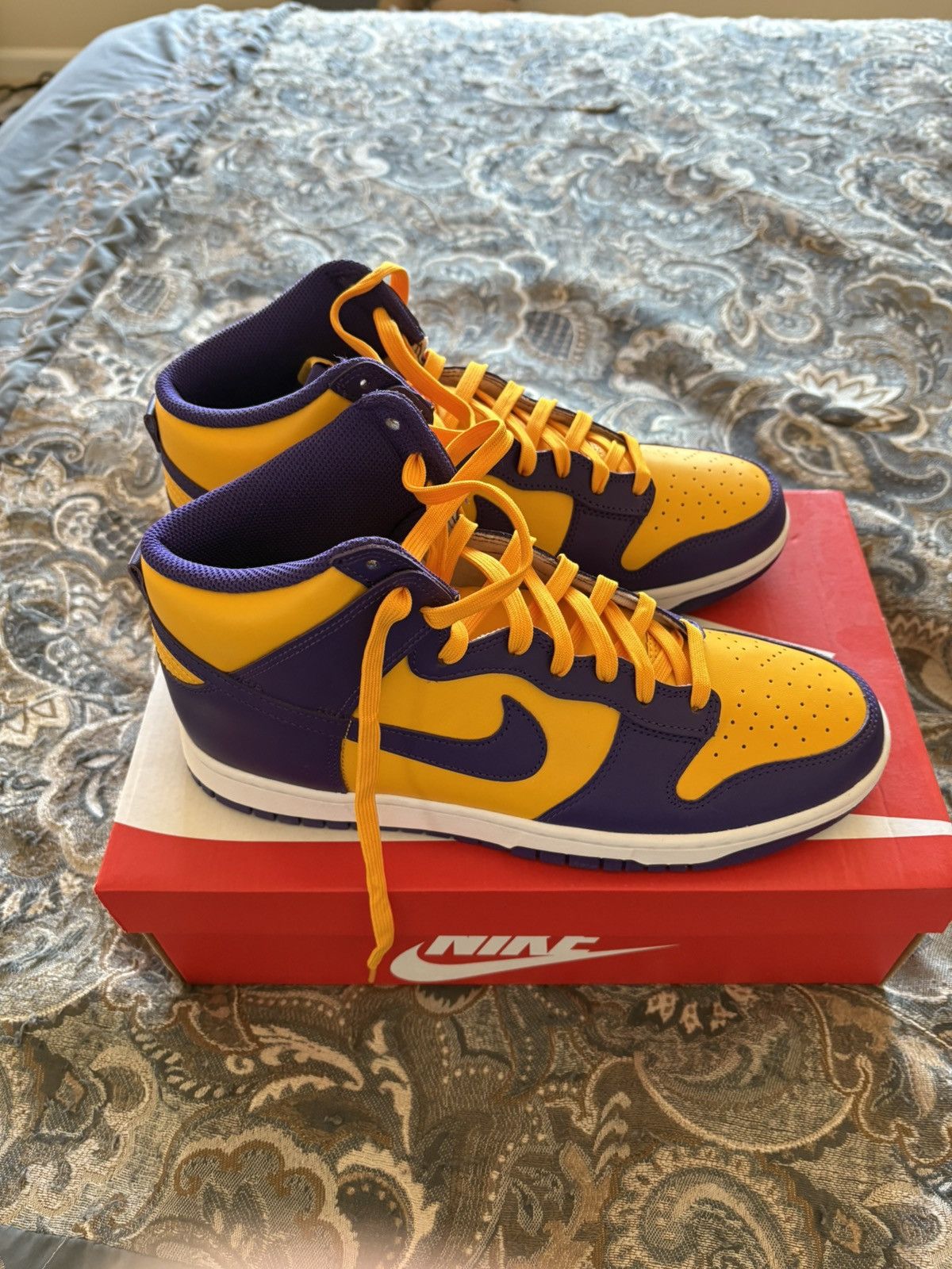Nike Nike Dunk High Lakers (2022) Size US 11 / EU 44 - 2 Thumbnail