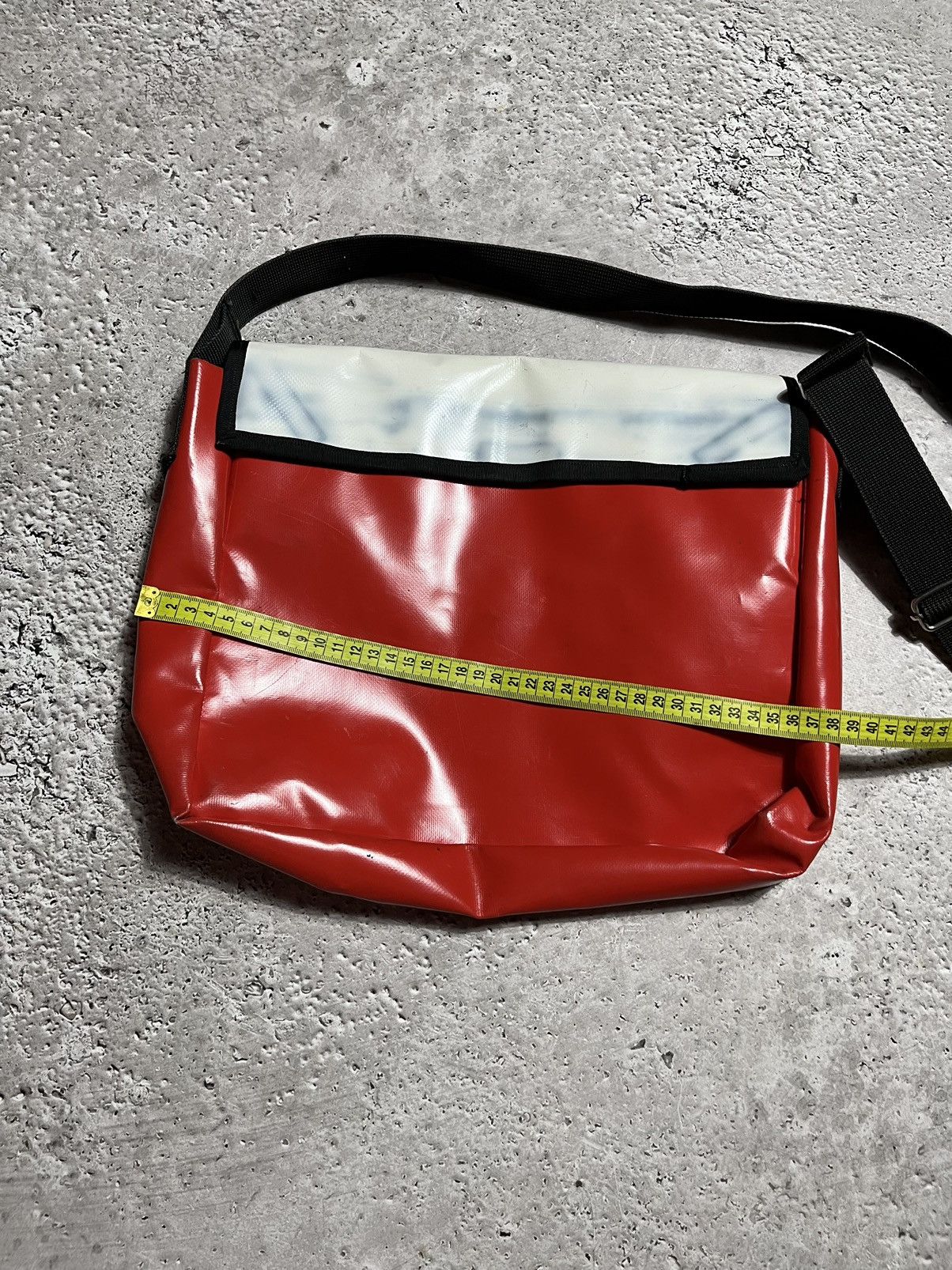 Japanese Brand × Vintage Messenger Bag in FREITAG Style Upcycled Tarpaulin Material Size ONE SIZE - 10 Thumbnail