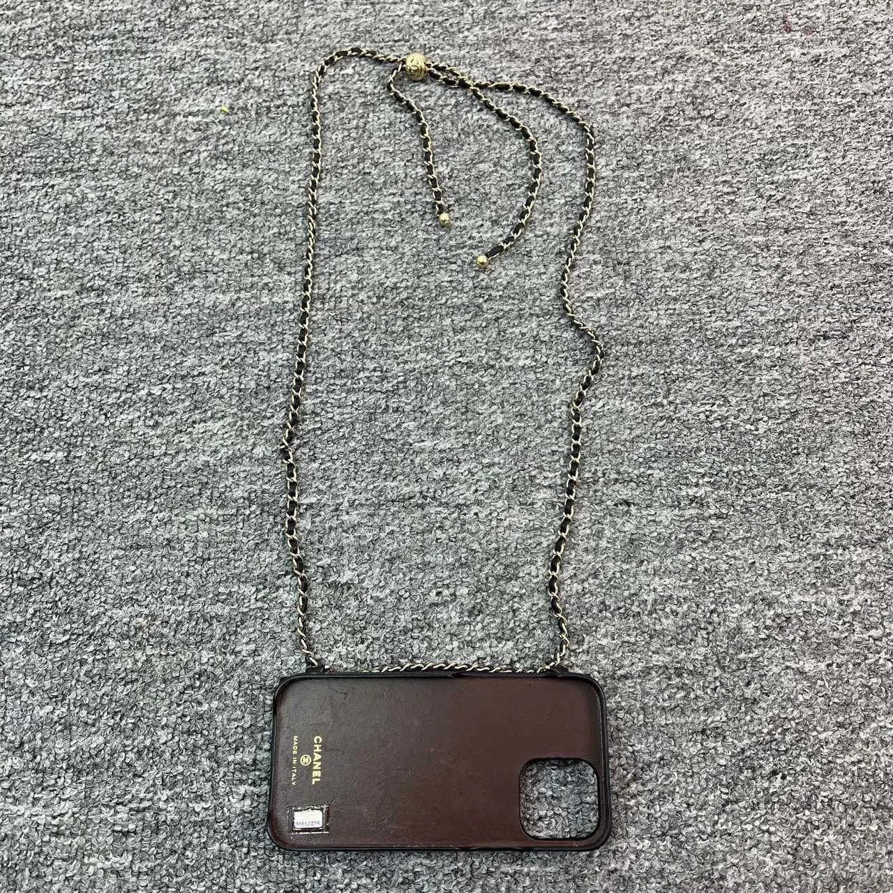 Chanel Chanel Black Lambskin Gold Ball Chain Phone Case. Size ONE SIZE - 3 Thumbnail