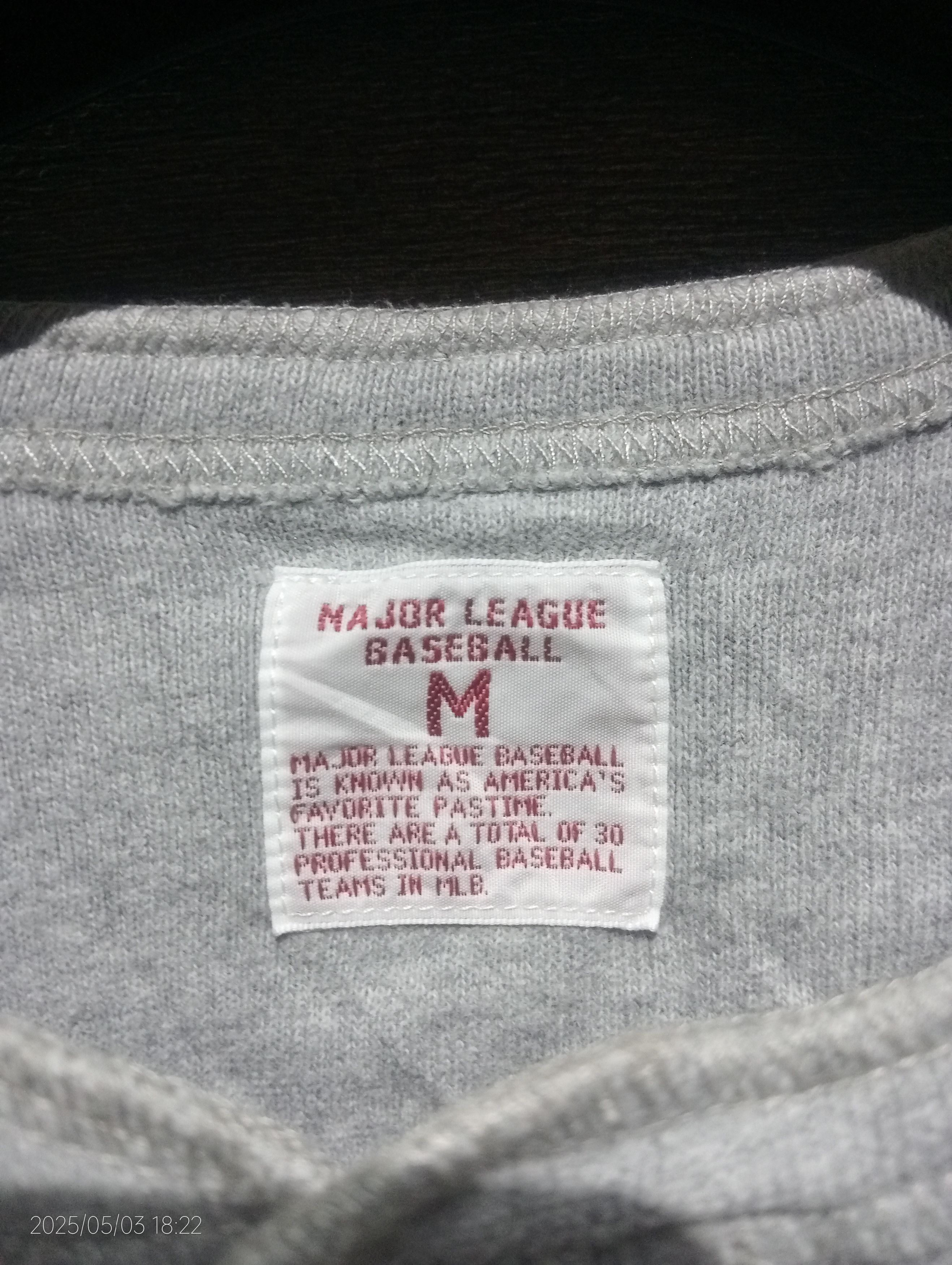MLB Vintage MLB X UNIQLO Cincinnati Reds Long Sleeve Tshirt Size US M / EU 48-50 / 2 - 2 Thumbnail
