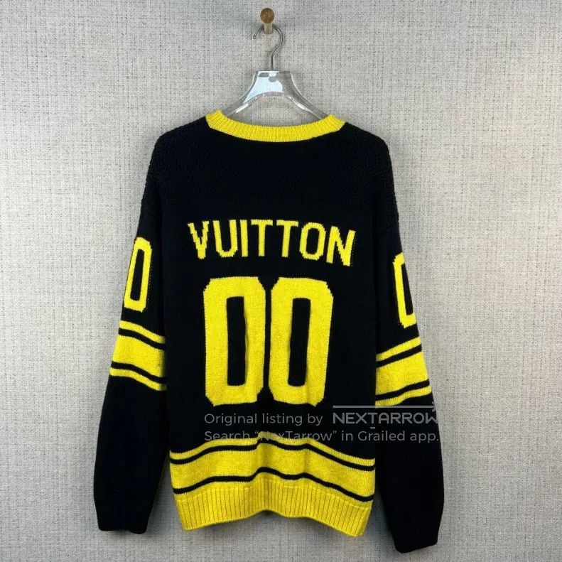 Louis Vuitton Louis Vuitton SS22 Letter Logo striped jacquard V-neck lon Size US L / EU 52-54 / 3 - 3 Thumbnail