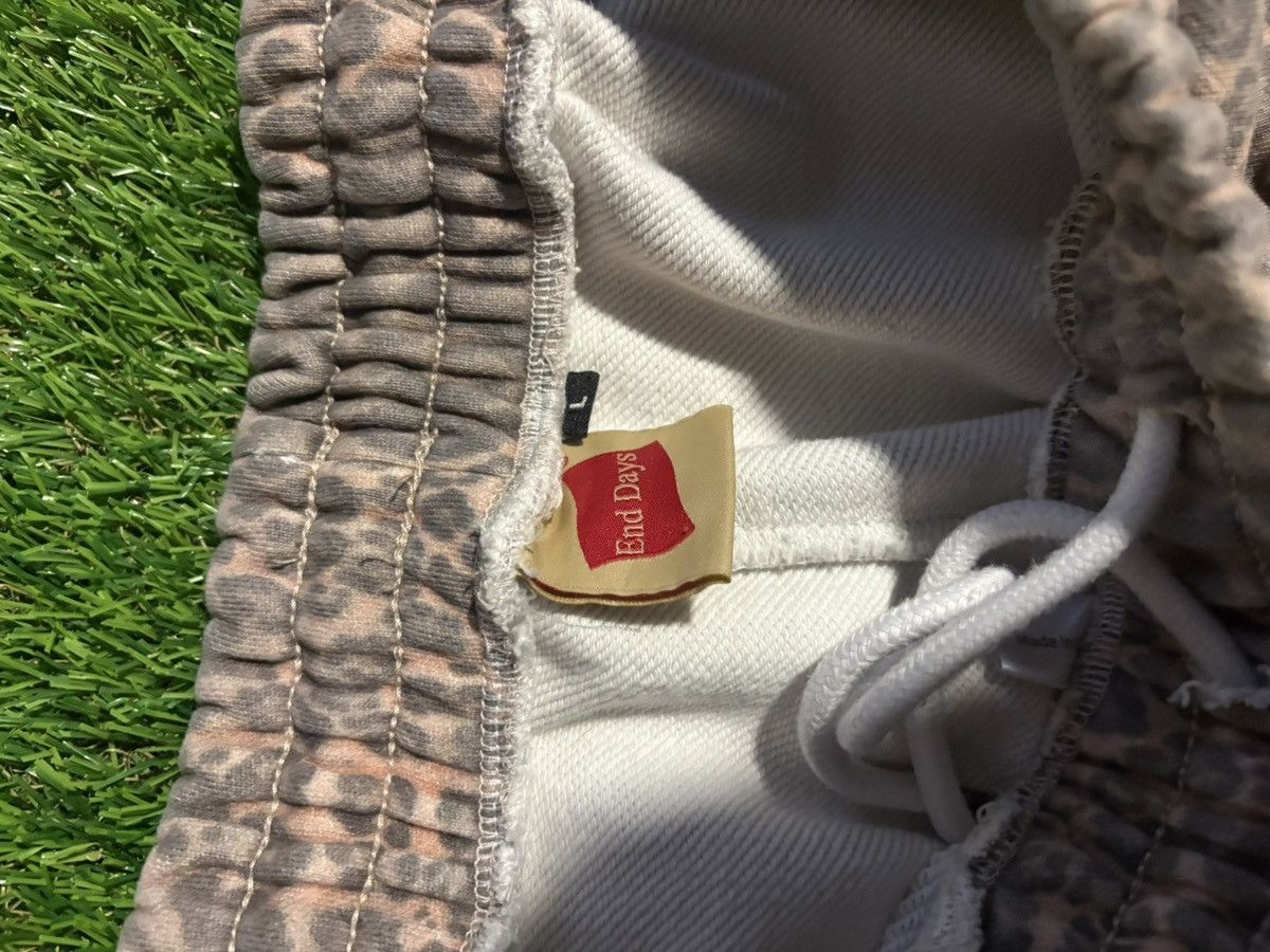 Other End days exclusive cheetah sweats Size US 34 / EU 50 - 3 Thumbnail