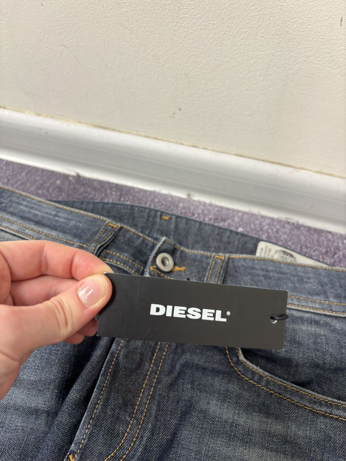 Diesel Diesel Buster NWT Men’s Regular Slim Tapered Denim Jeans Size US 27 - 7 Thumbnail