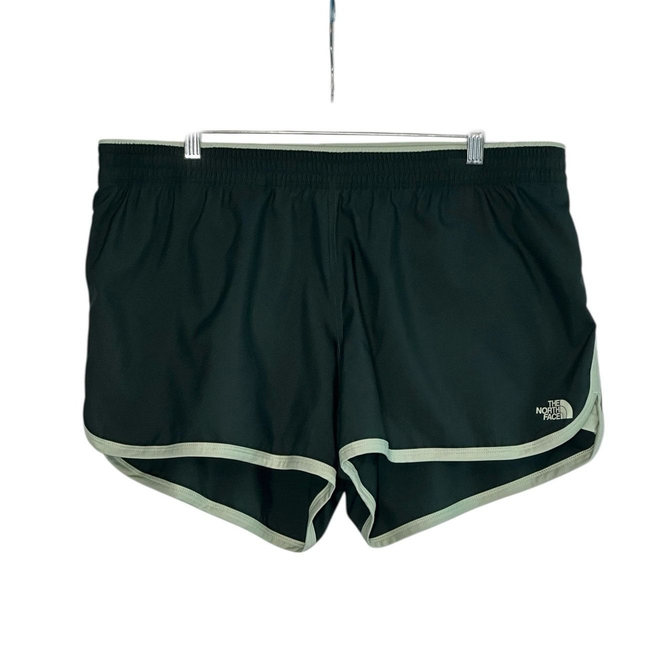 The North Face The North Face green running shorts size XL Size 36" / US 14 / IT 50 - 1 Thumbnail