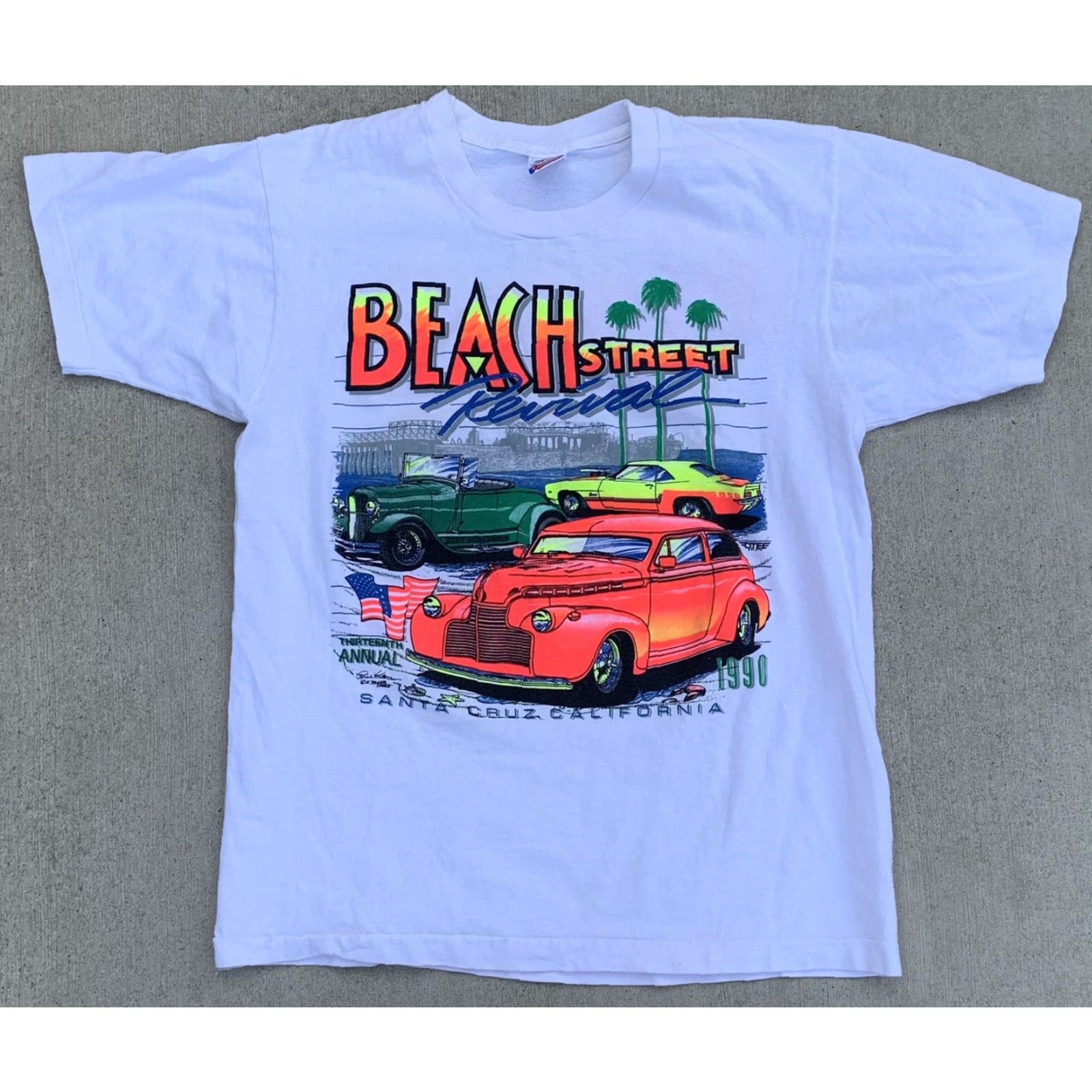 Fruit Of The Loom VINTAGE Beach Street Revival 1990 Santa Cruz T-Shirt neon graphics Classic Cars Shirt Unisex L White 1990s Graphics Tee Girls/Mens? Size US L / EU 52-54 / 3 - 7 Thumbnail