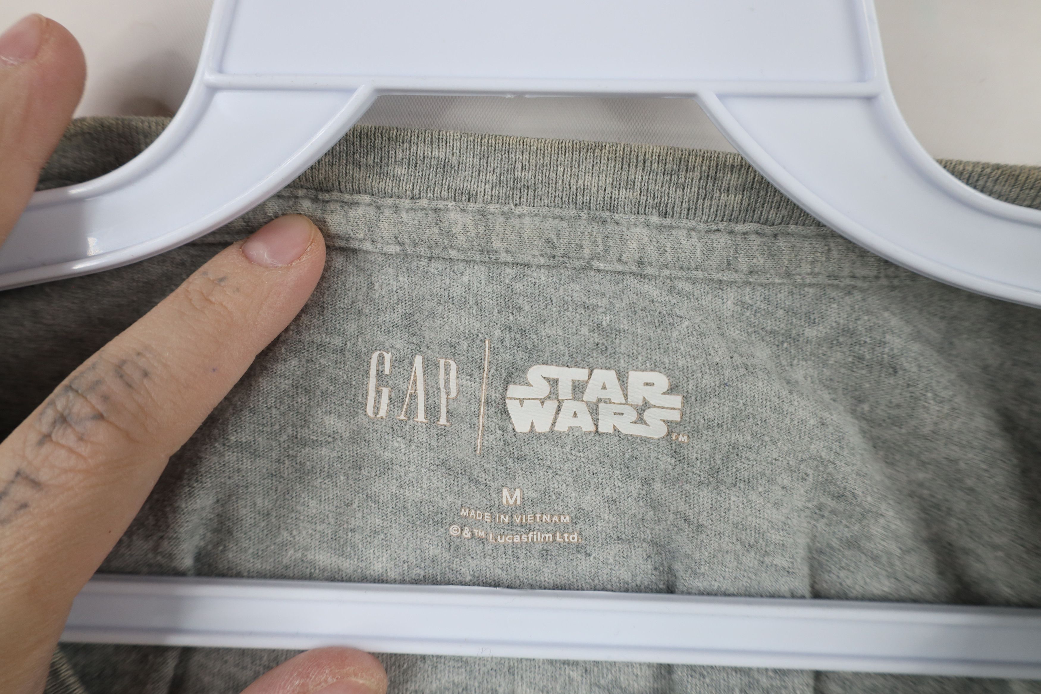 Gap × Vintage Gap x Star Wars Out Stormtrooper Short Sleeve T-Shirt Gray Size US S / EU 44-46 / 1 - 6 Thumbnail