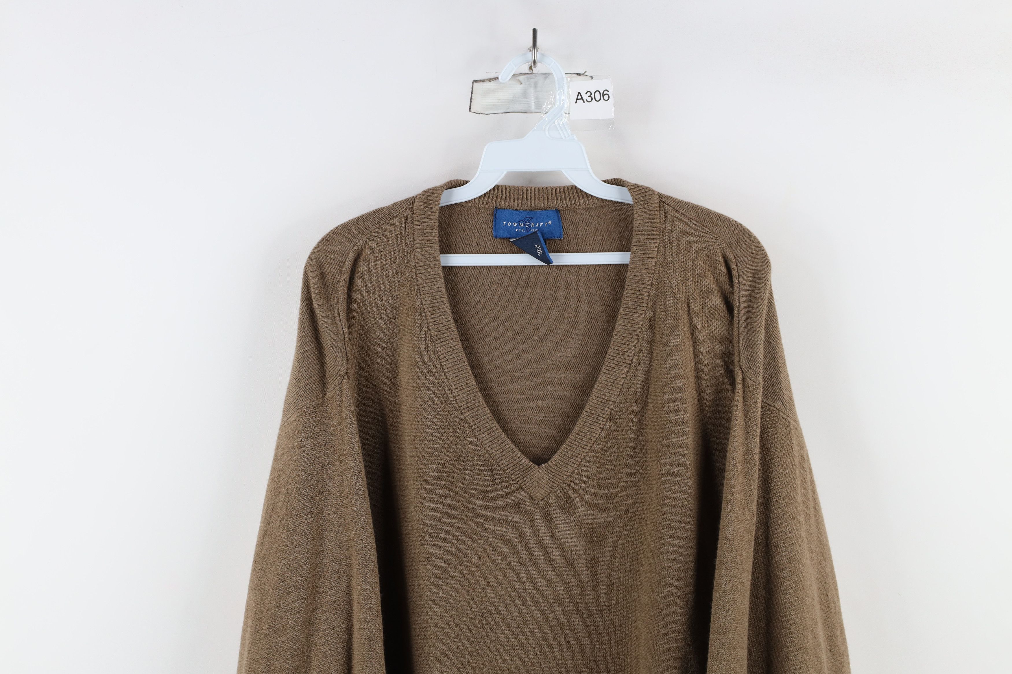 Vintage Vintage 70s Streetwear Faded Blank Knit V-Neck Sweater Brown Size US XL / EU 56 / 4 - 2 Thumbnail